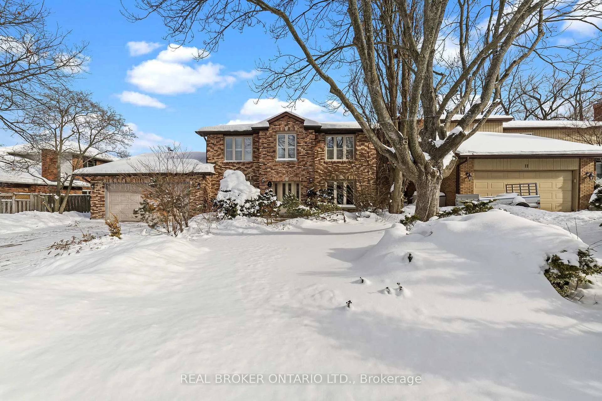 Photo 1 of 7 Templer Drive, Hamilton, Ancaster — HOMEH