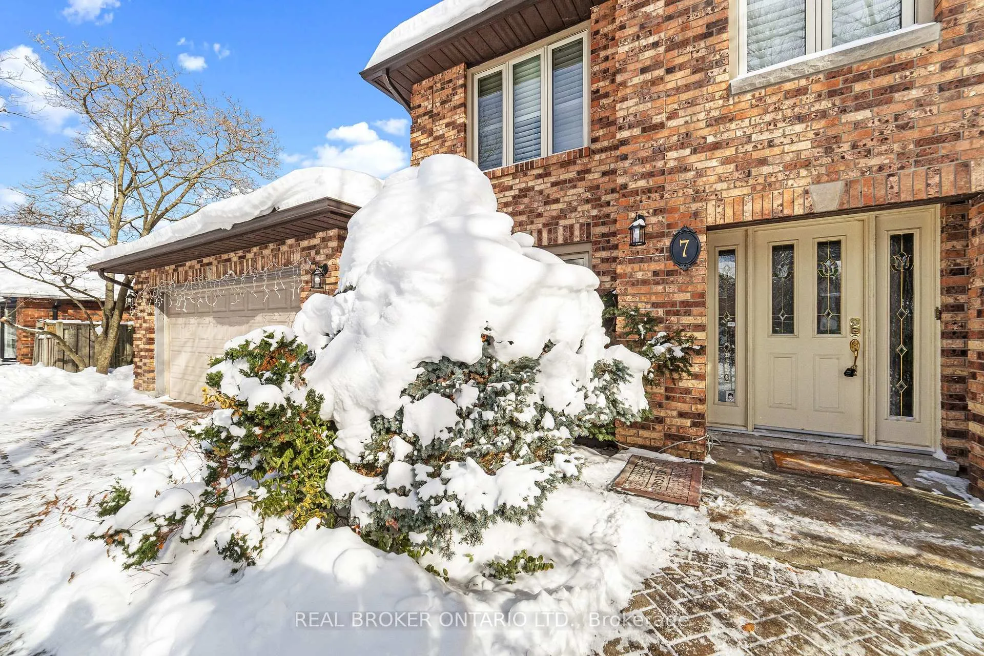 Photo 4 of 7 Templer Drive, Hamilton, Ancaster — HOMEH