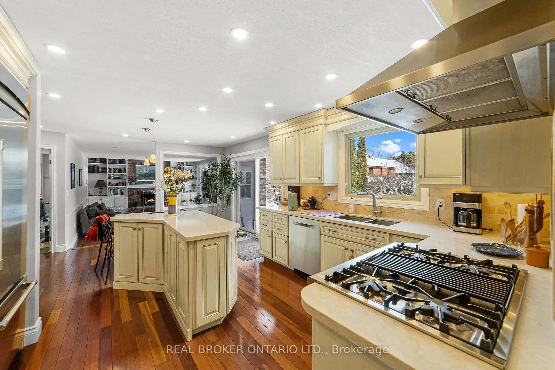 Photo 8 of 7 Templer Drive, Hamilton, Ancaster — HOMEH