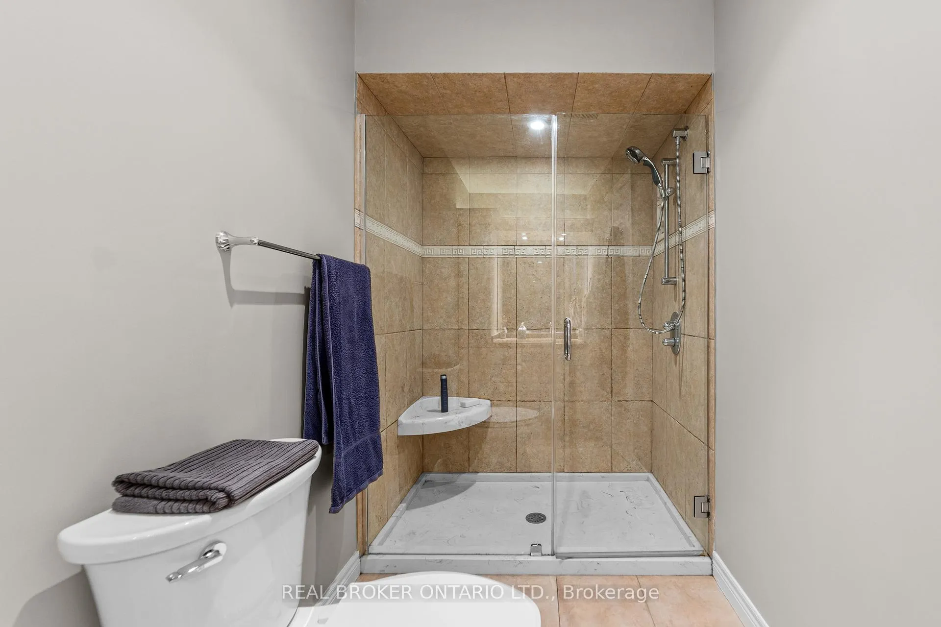 Photo 31 of 7 Templer Drive, Hamilton, Ancaster — HOMEH