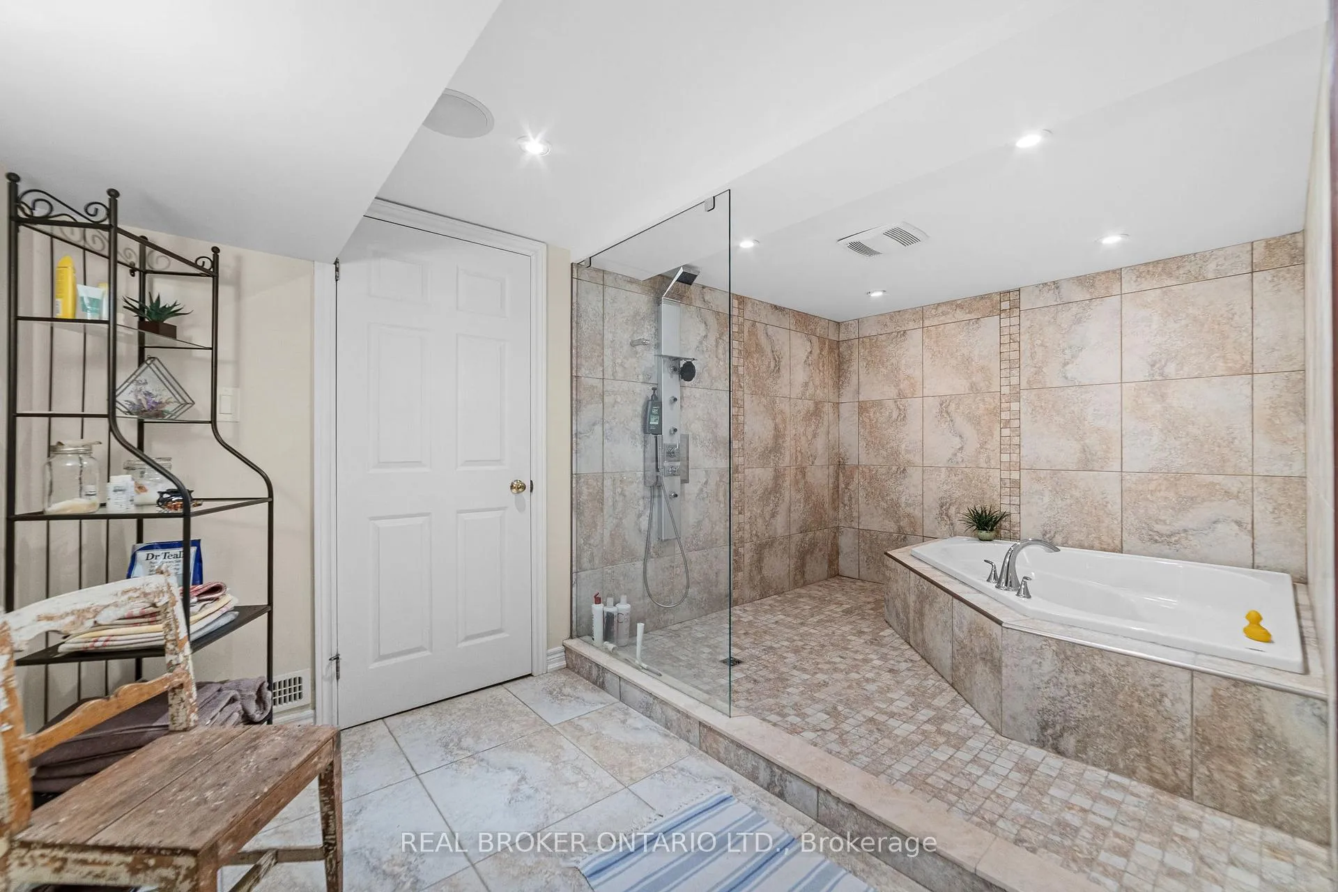 Photo 38 of 7 Templer Drive, Hamilton, Ancaster — HOMEH