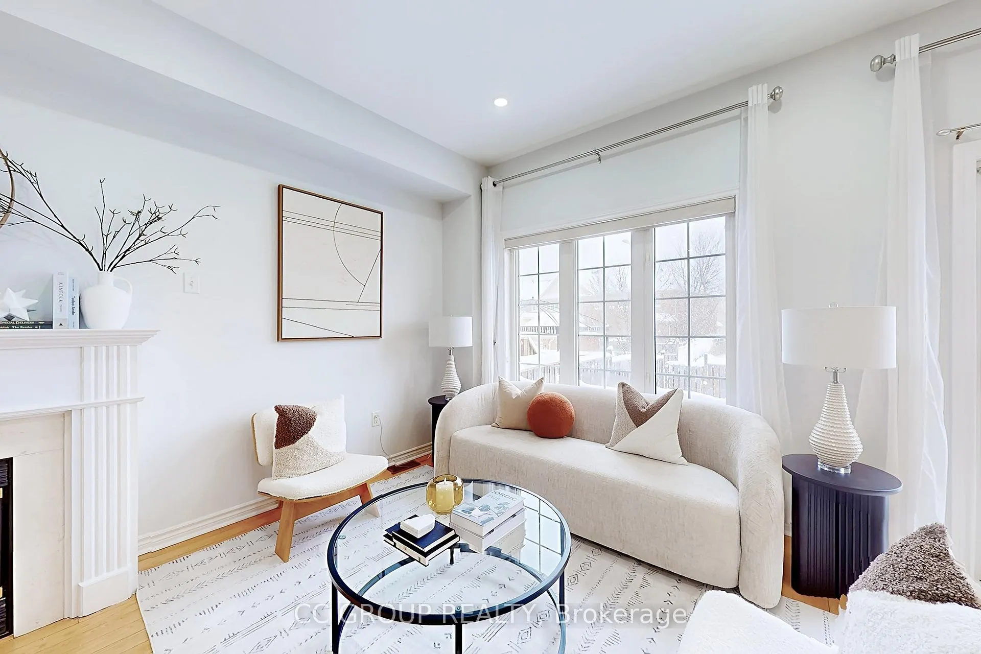 Photo 11 of 17 Lander Crescent, Vaughan, Patterson — HOMEH