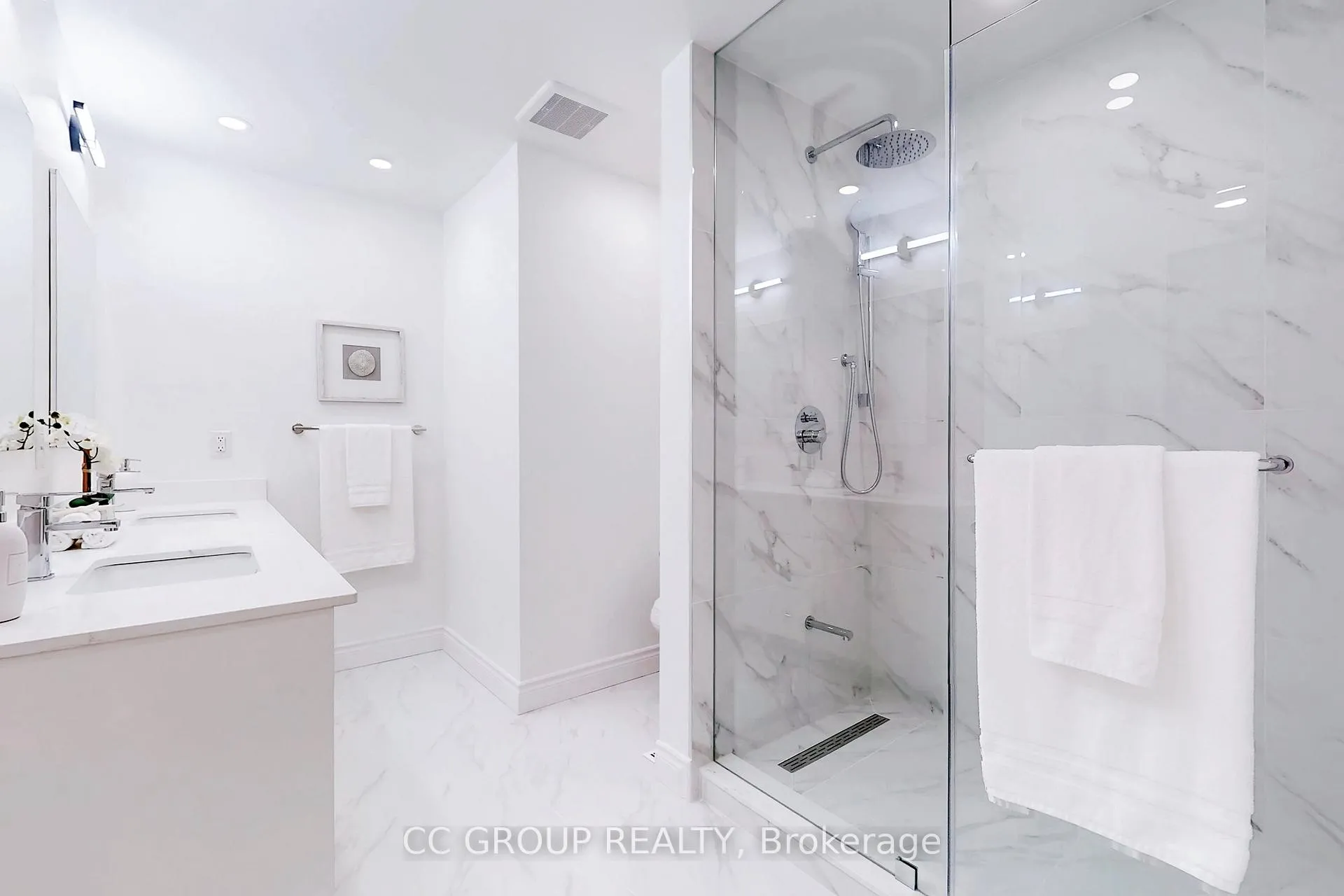 Photo 19 of 17 Lander Crescent, Vaughan, Patterson — HOMEH