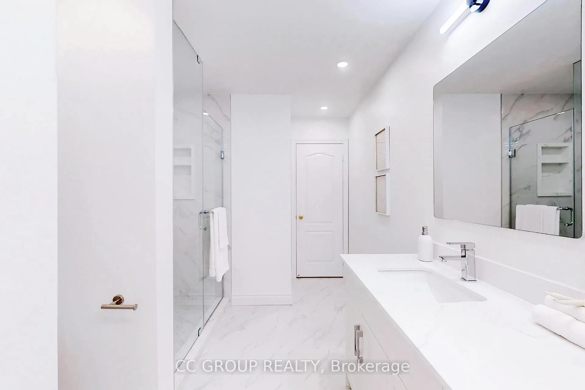 Photo 21 of 17 Lander Crescent, Vaughan, Patterson — HOMEH