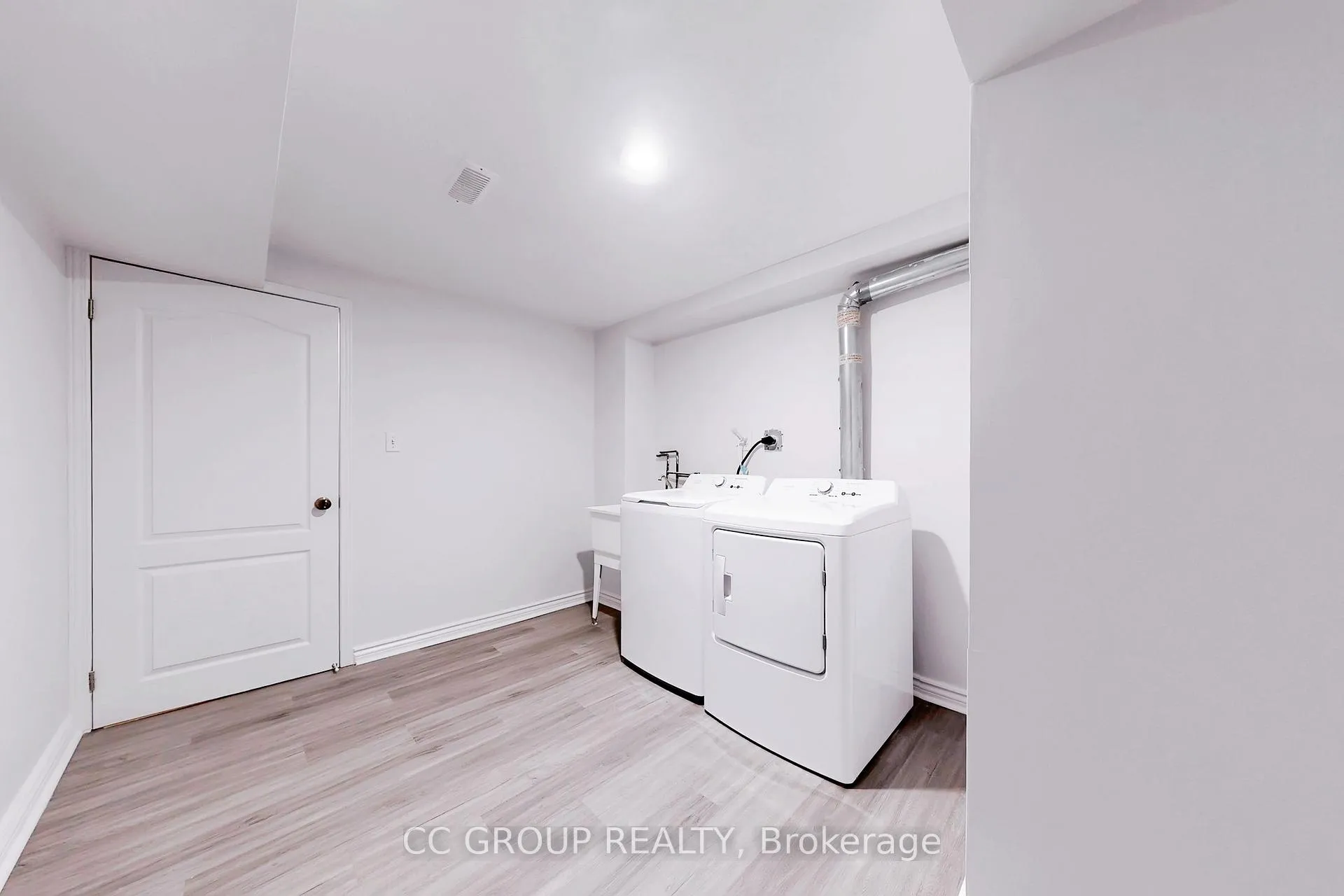 Photo 29 of 17 Lander Crescent, Vaughan, Patterson — HOMEH