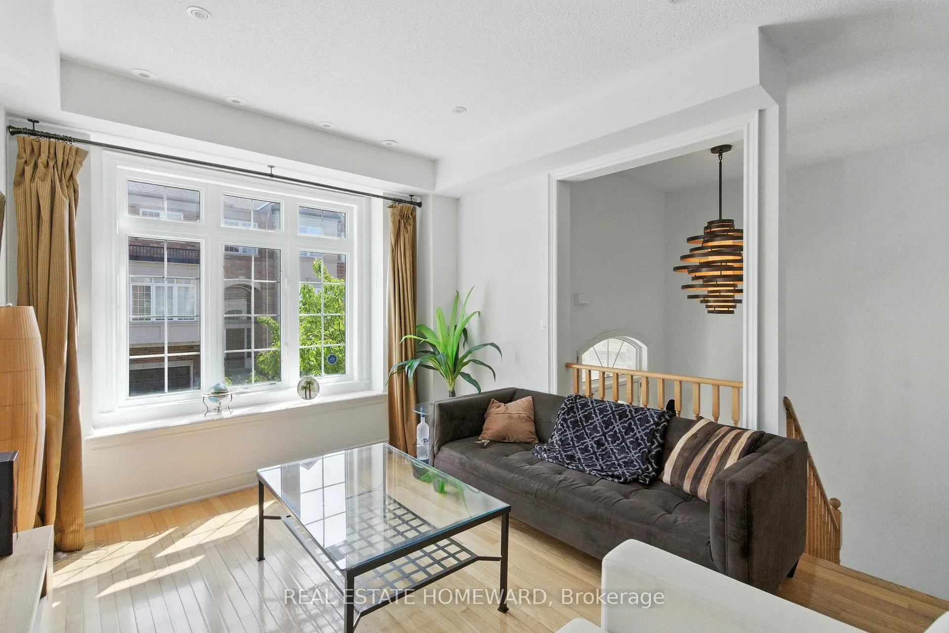 Photo 4 of 4 Isaac Devins Avenue, Vaughan, East Woodbridge — HOMEH