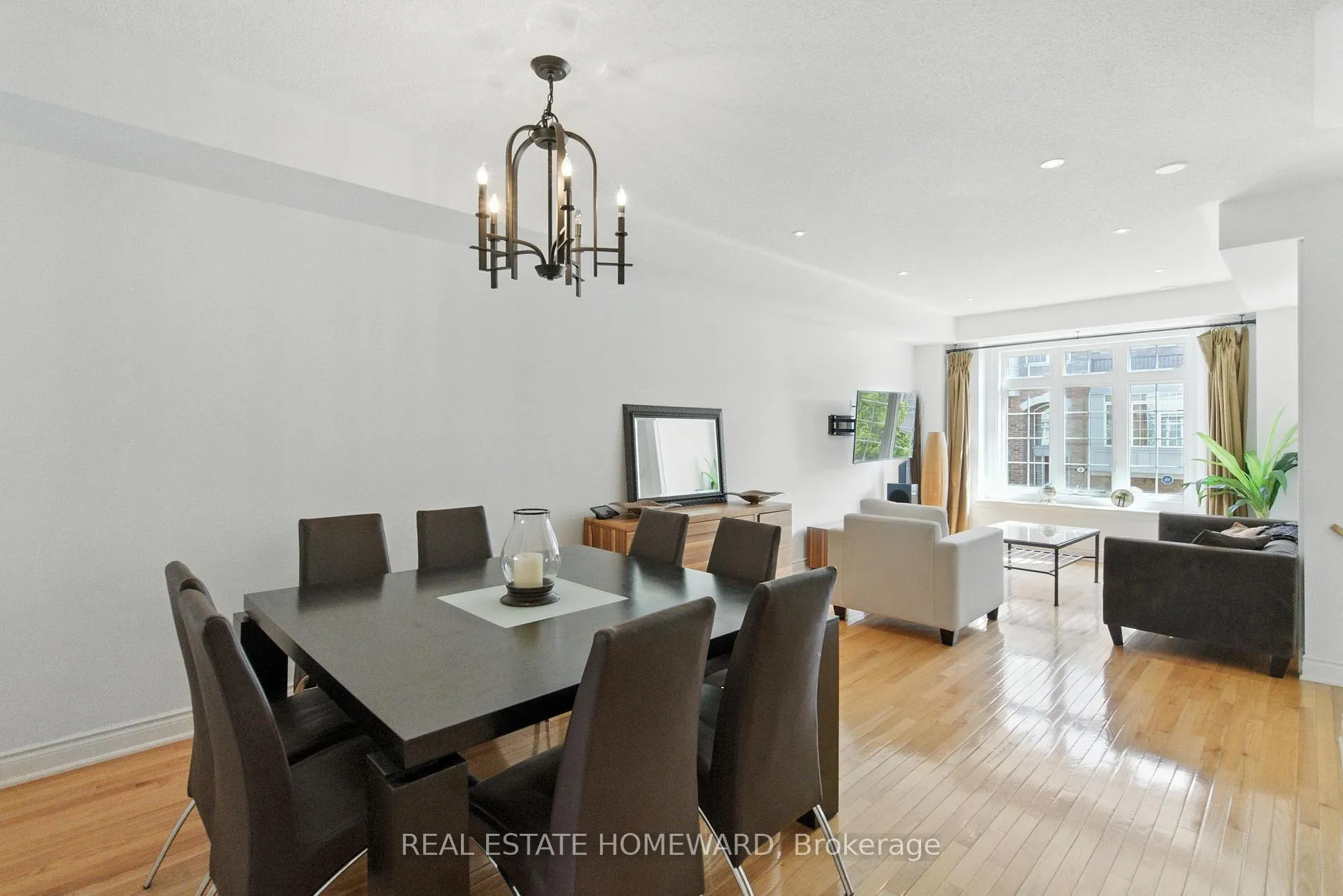 Photo 6 of 4 Isaac Devins Avenue, Vaughan, East Woodbridge — HOMEH