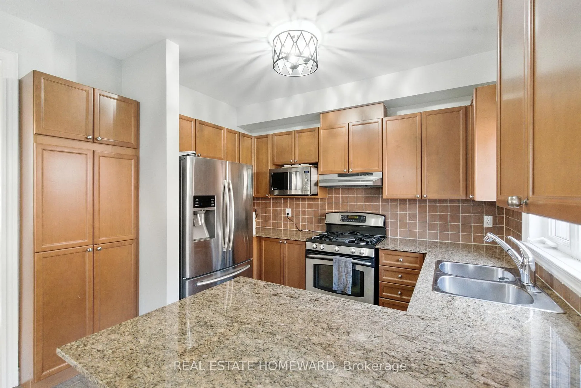 Photo 10 of 4 Isaac Devins Avenue, Vaughan, East Woodbridge — HOMEH