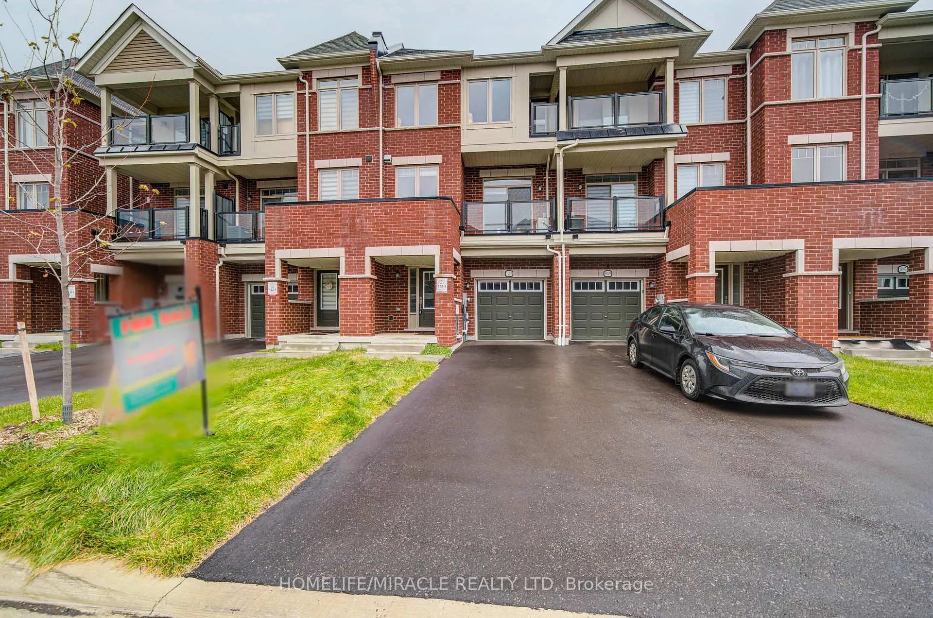 Photo 3 of 1101 Lockie Drive, Oshawa, Kedron — HOMEH