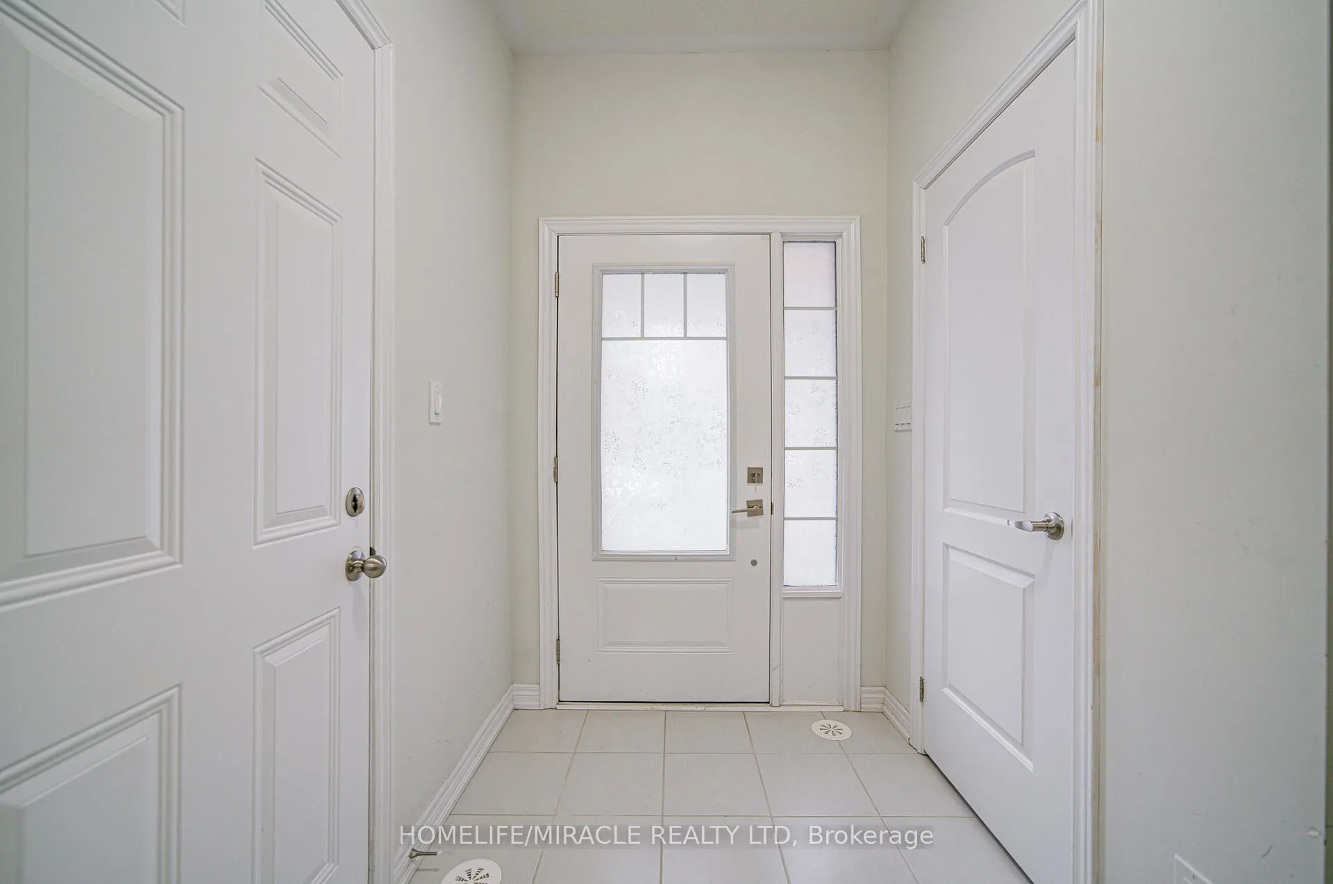Photo 4 of 1101 Lockie Drive, Oshawa, Kedron — HOMEH