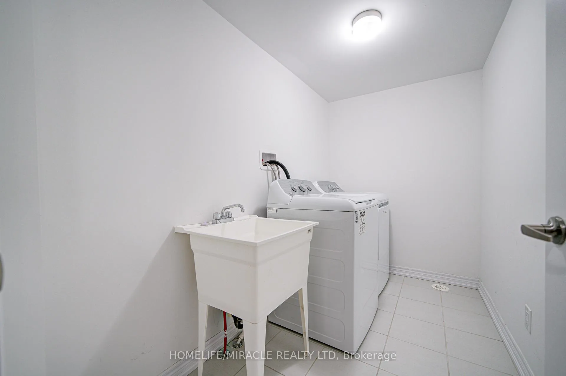 Photo 9 of 1101 Lockie Drive, Oshawa, Kedron — HOMEH