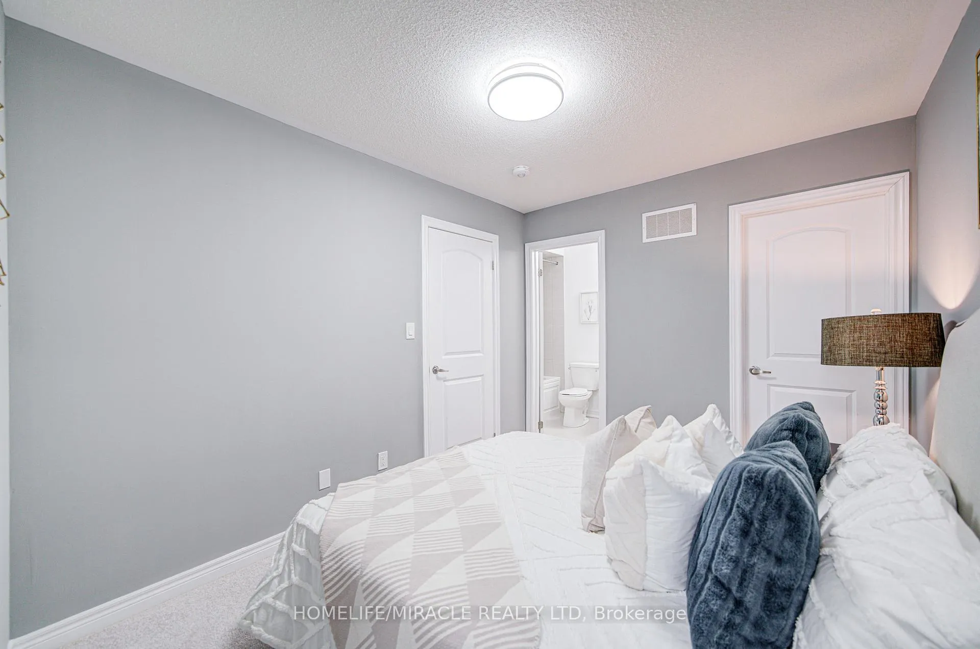 Photo 36 of 1101 Lockie Drive, Oshawa, Kedron — HOMEH