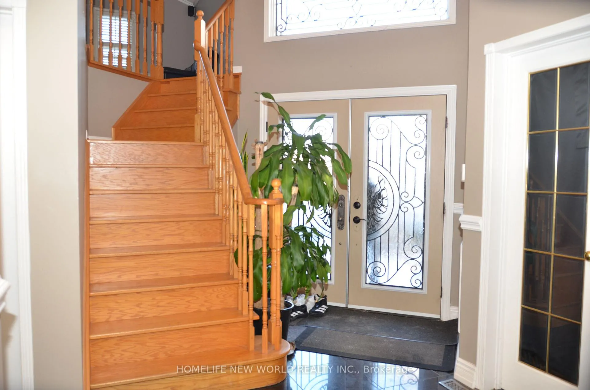 Photo 3 of 77 Nadia Avenue, Vaughan, Vaughan Grove — HOMEH