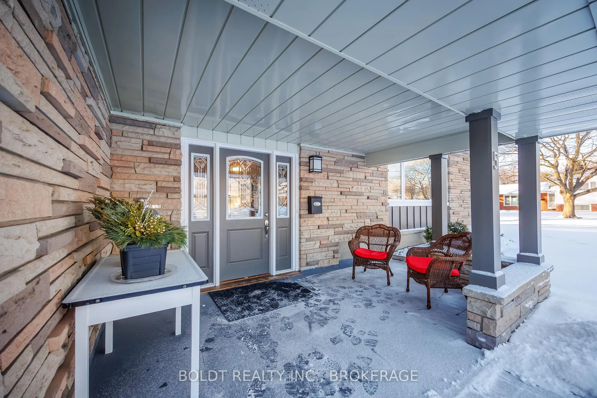 Photo 5 of 5 Upper Canada Drive, St. Catharines, Lakeshore — HOMEH