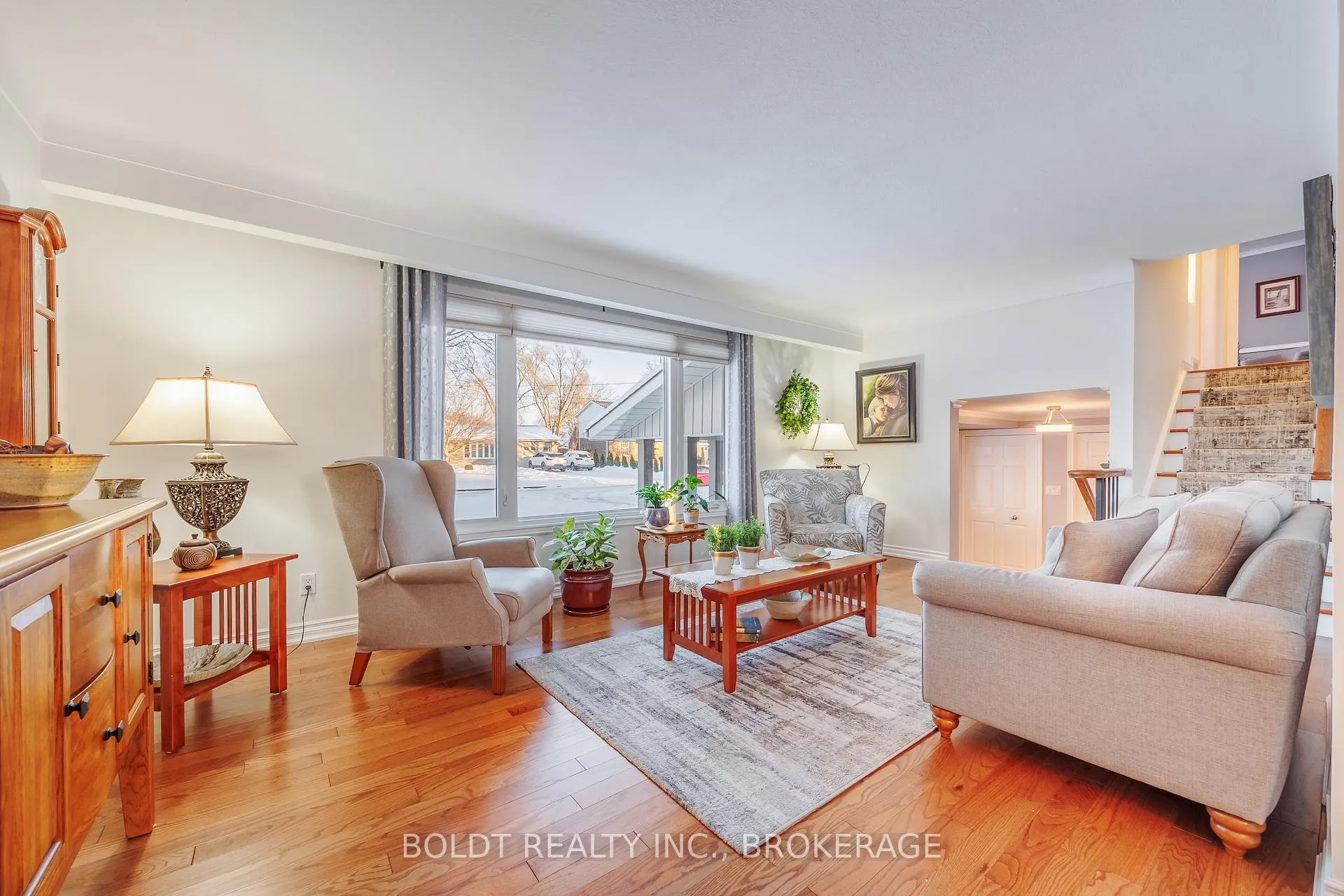 Photo 9 of 5 Upper Canada Drive, St. Catharines, Lakeshore — HOMEH