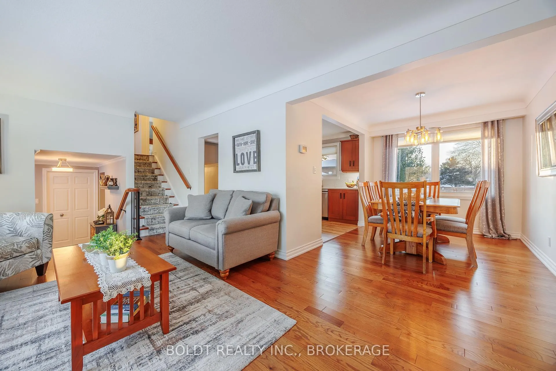 Photo 10 of 5 Upper Canada Drive, St. Catharines, Lakeshore — HOMEH