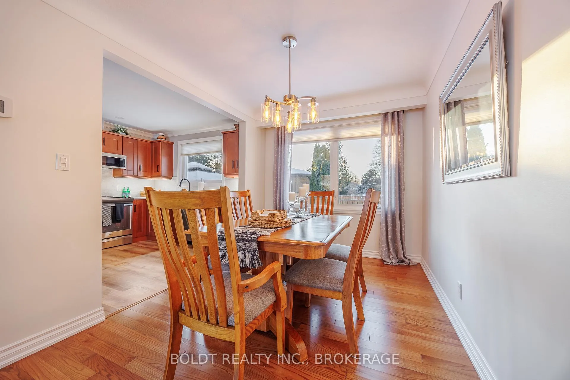 Photo 11 of 5 Upper Canada Drive, St. Catharines, Lakeshore — HOMEH