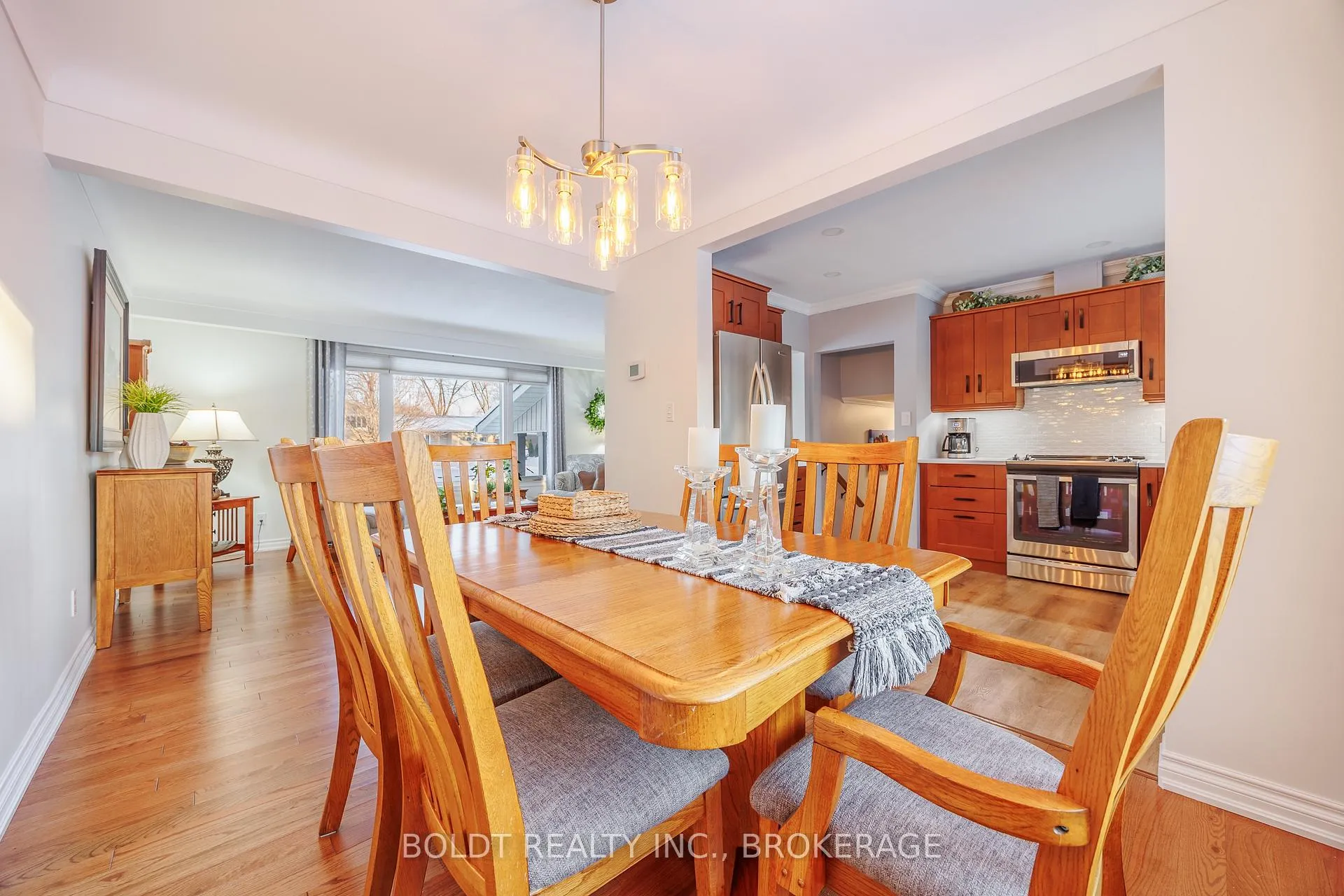 Photo 12 of 5 Upper Canada Drive, St. Catharines, Lakeshore — HOMEH