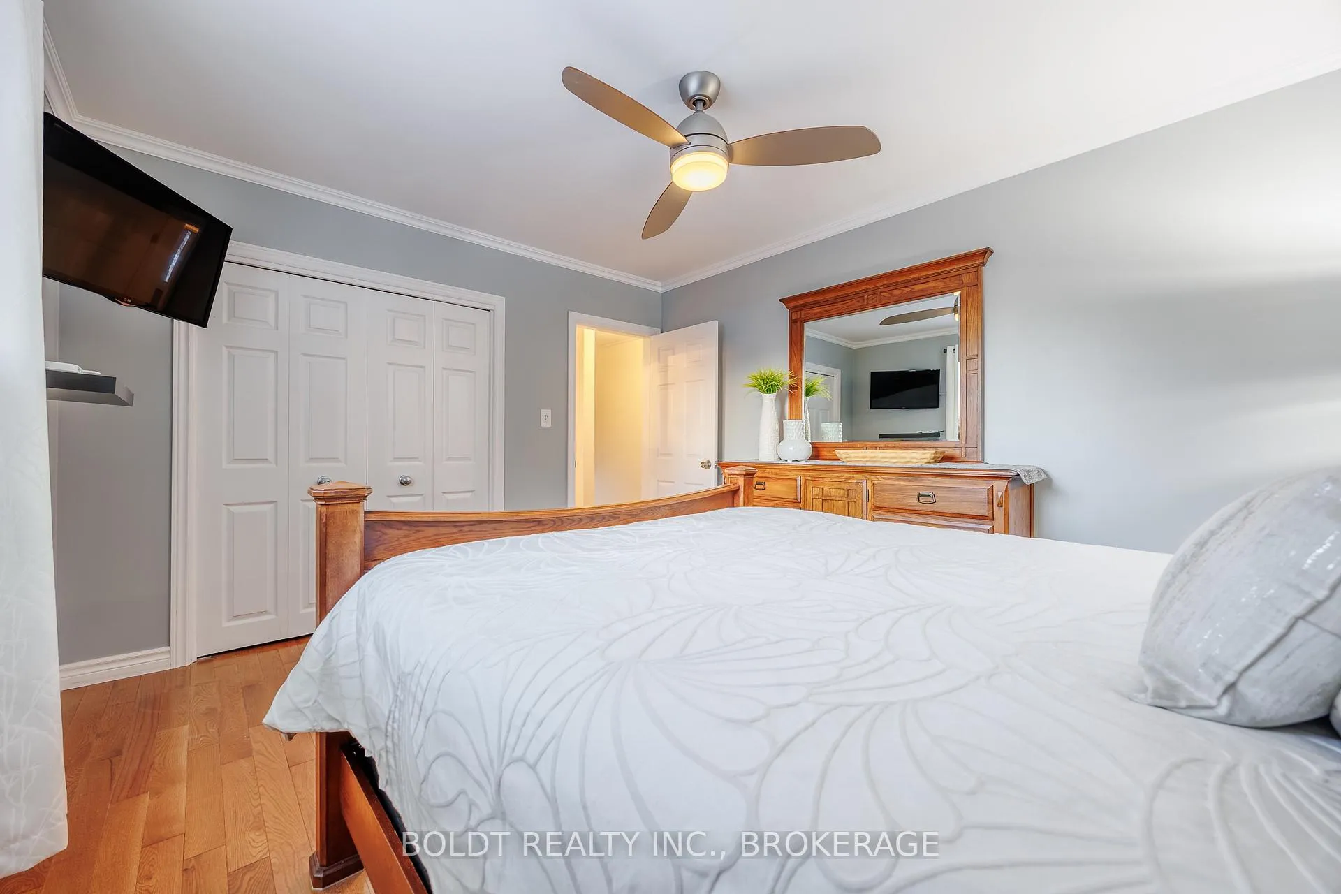 Photo 17 of 5 Upper Canada Drive, St. Catharines, Lakeshore — HOMEH