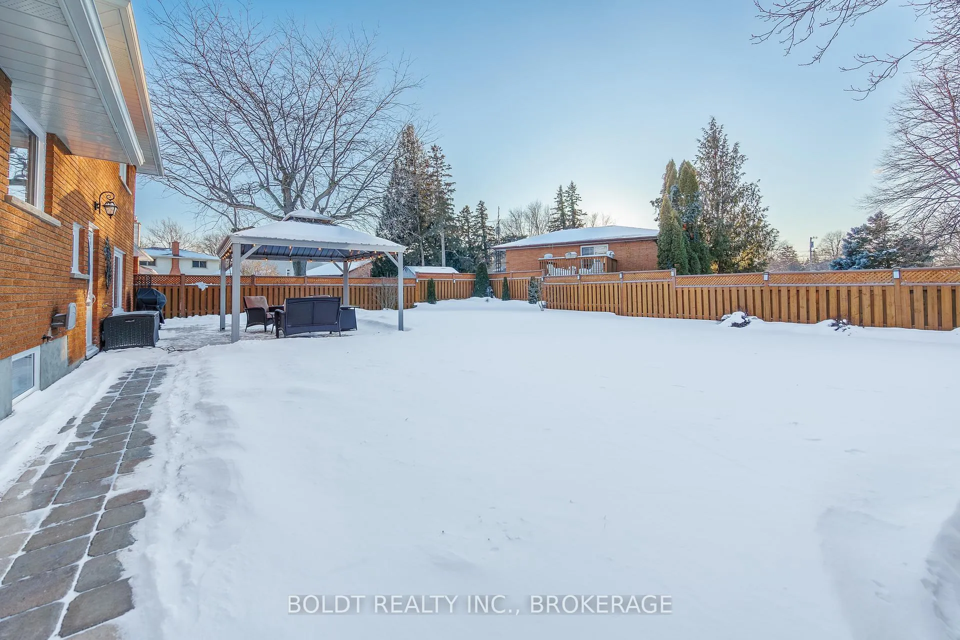 Photo 35 of 5 Upper Canada Drive, St. Catharines, Lakeshore — HOMEH