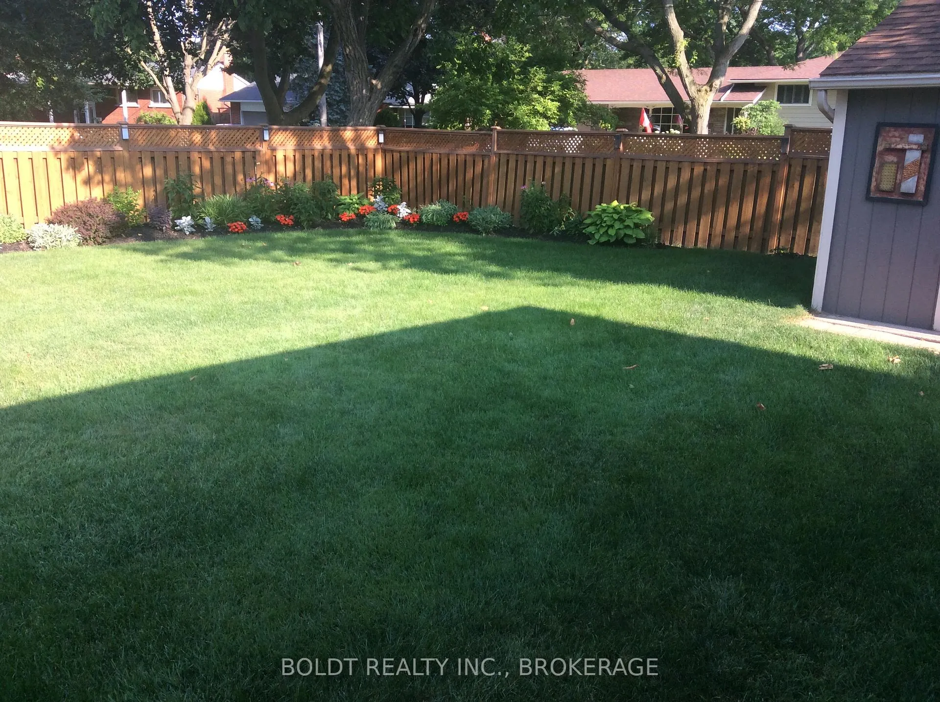 Photo 37 of 5 Upper Canada Drive, St. Catharines, Lakeshore — HOMEH