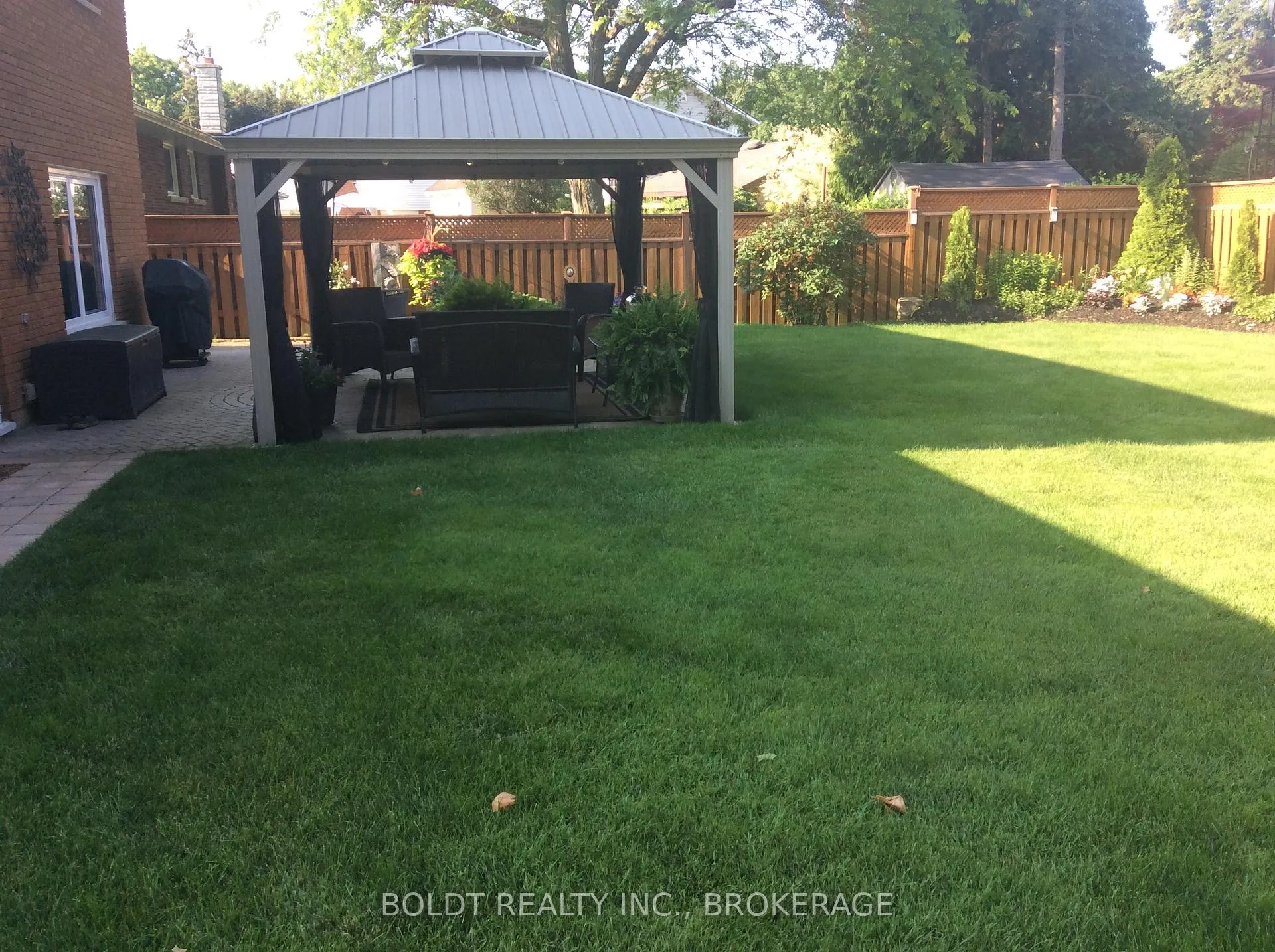 Photo 38 of 5 Upper Canada Drive, St. Catharines, Lakeshore — HOMEH