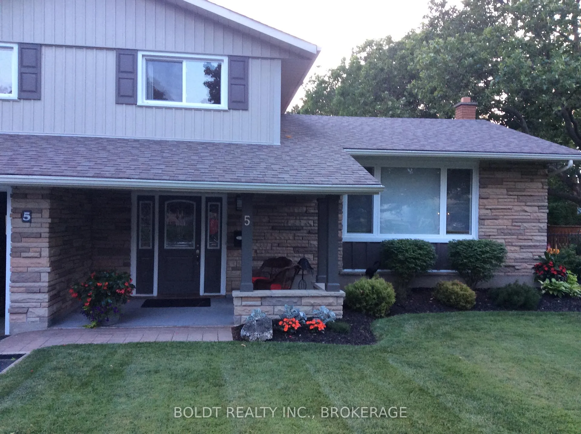 Photo 41 of 5 Upper Canada Drive, St. Catharines, Lakeshore — HOMEH