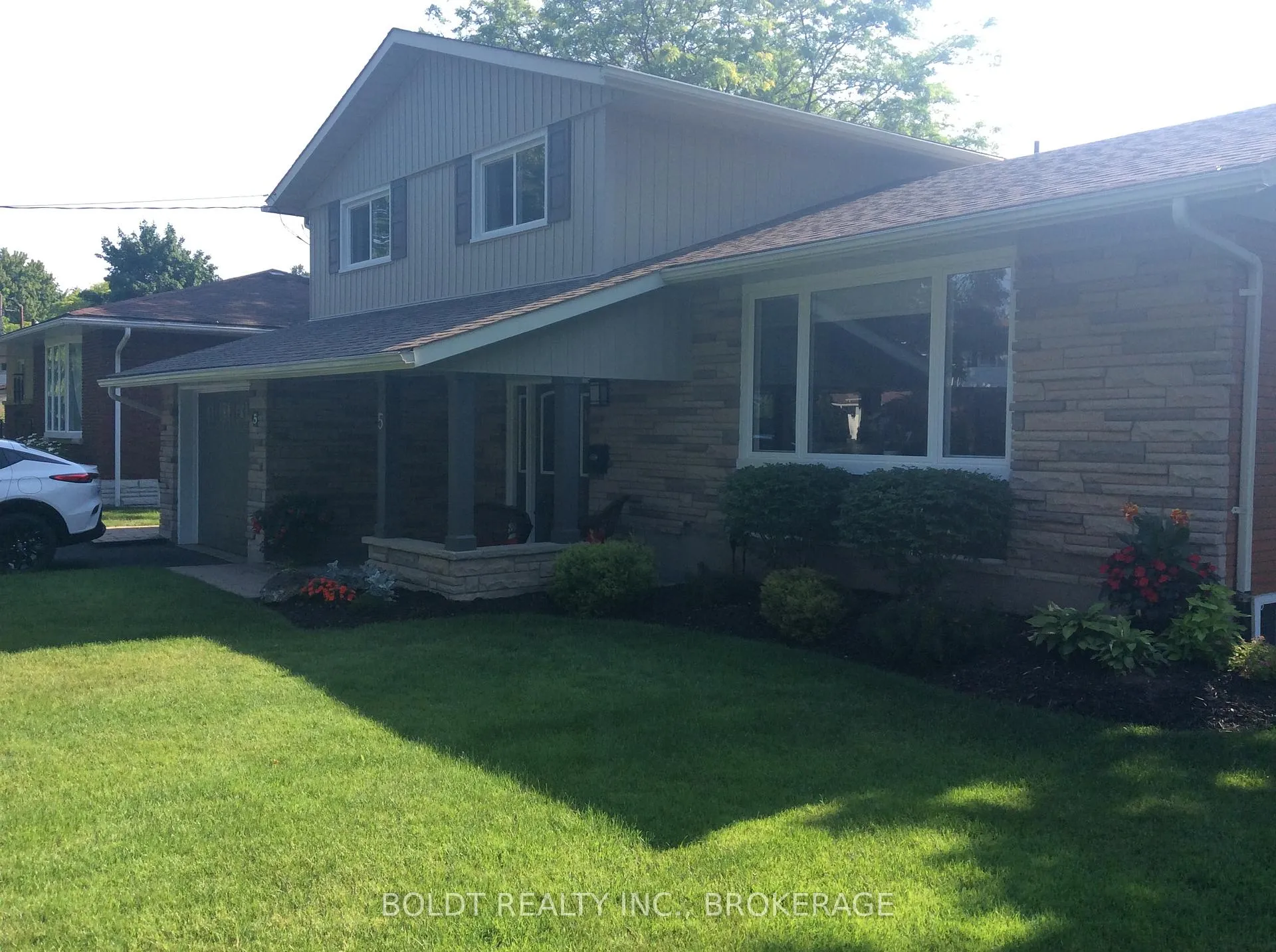 Photo 42 of 5 Upper Canada Drive, St. Catharines, Lakeshore — HOMEH