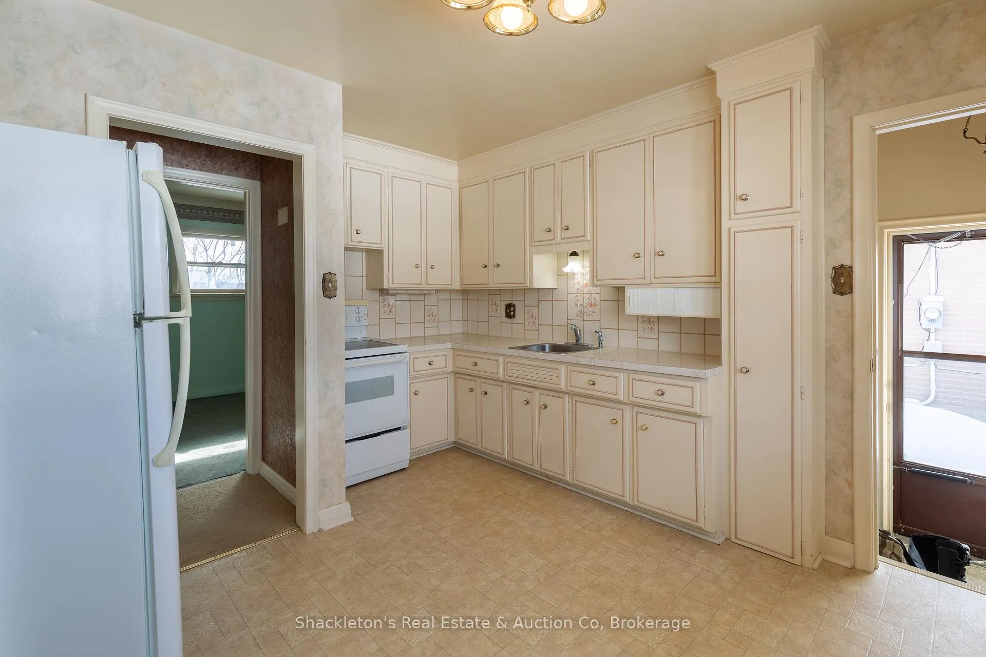 Photo 11 of 53 Sandra Avenue, Kitchener — HOMEH
