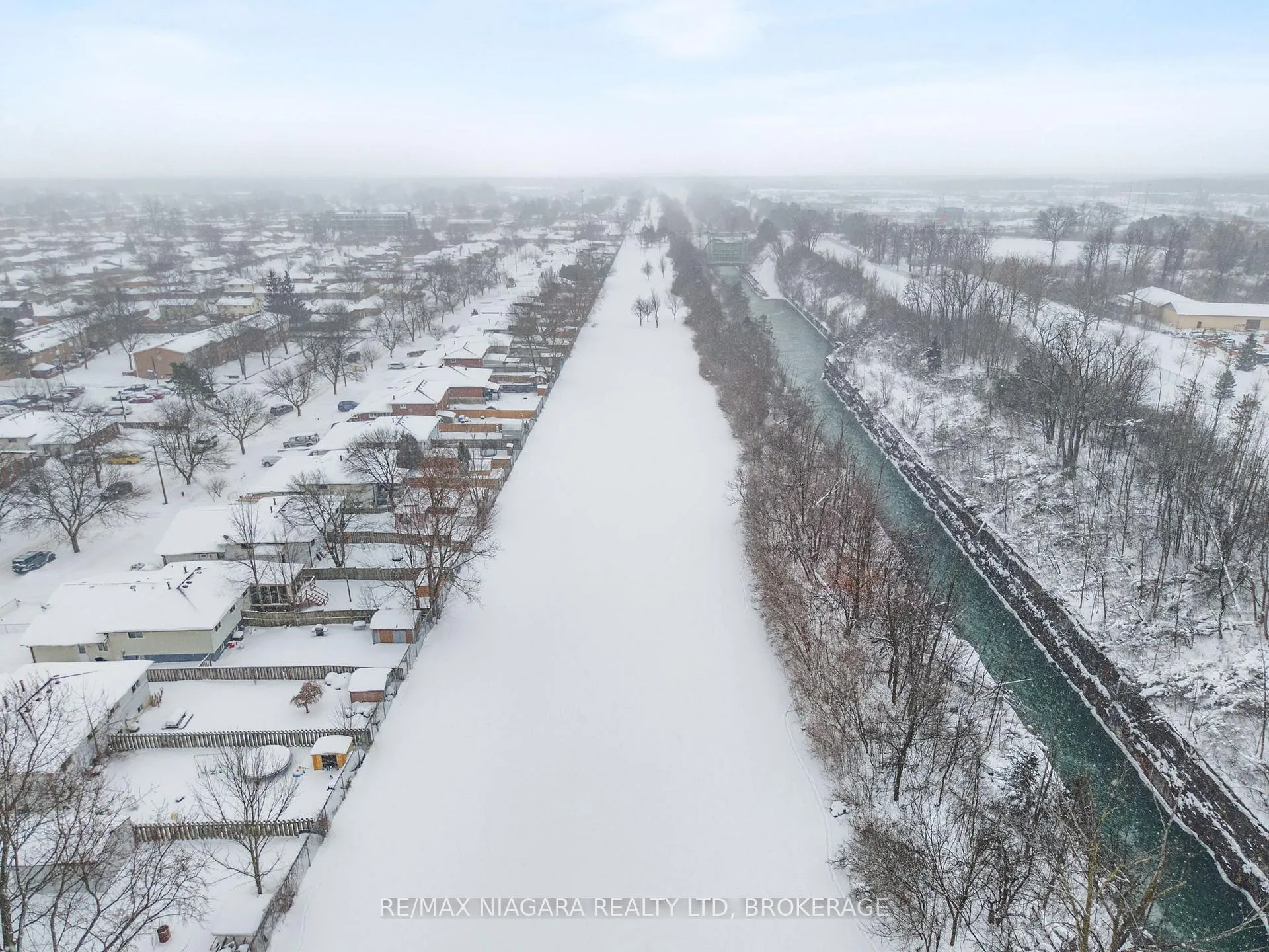 Photo 2 of 6885 Waters Avenue, Niagara Falls, Arad/Fallsview — HOMEH