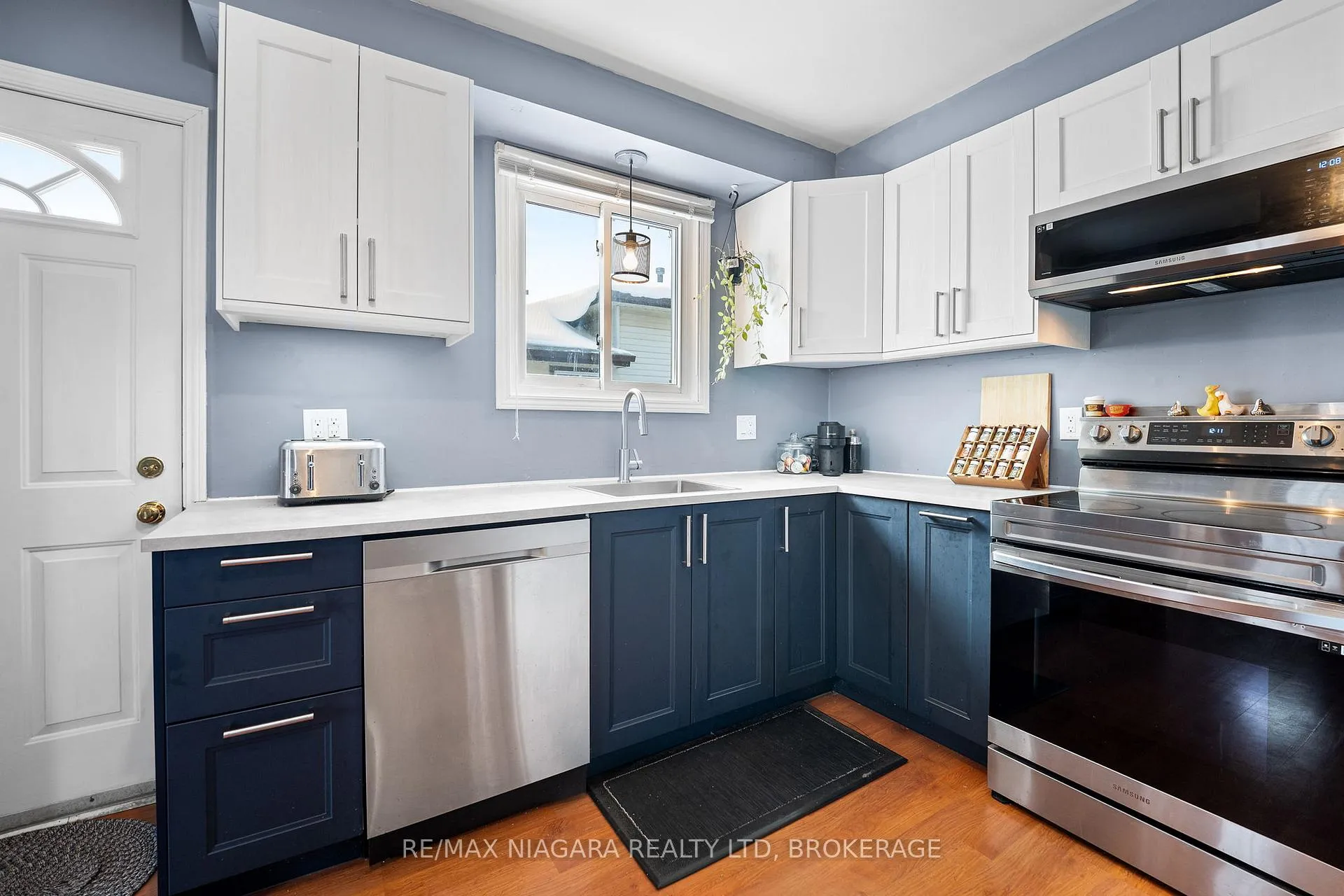 Photo 6 of 6885 Waters Avenue, Niagara Falls, Arad/Fallsview — HOMEH