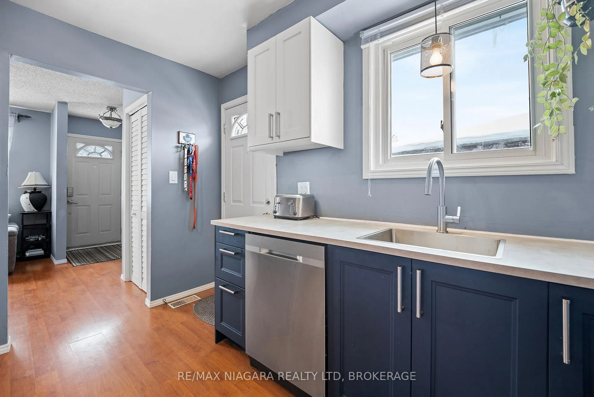 Photo 7 of 6885 Waters Avenue, Niagara Falls, Arad/Fallsview — HOMEH
