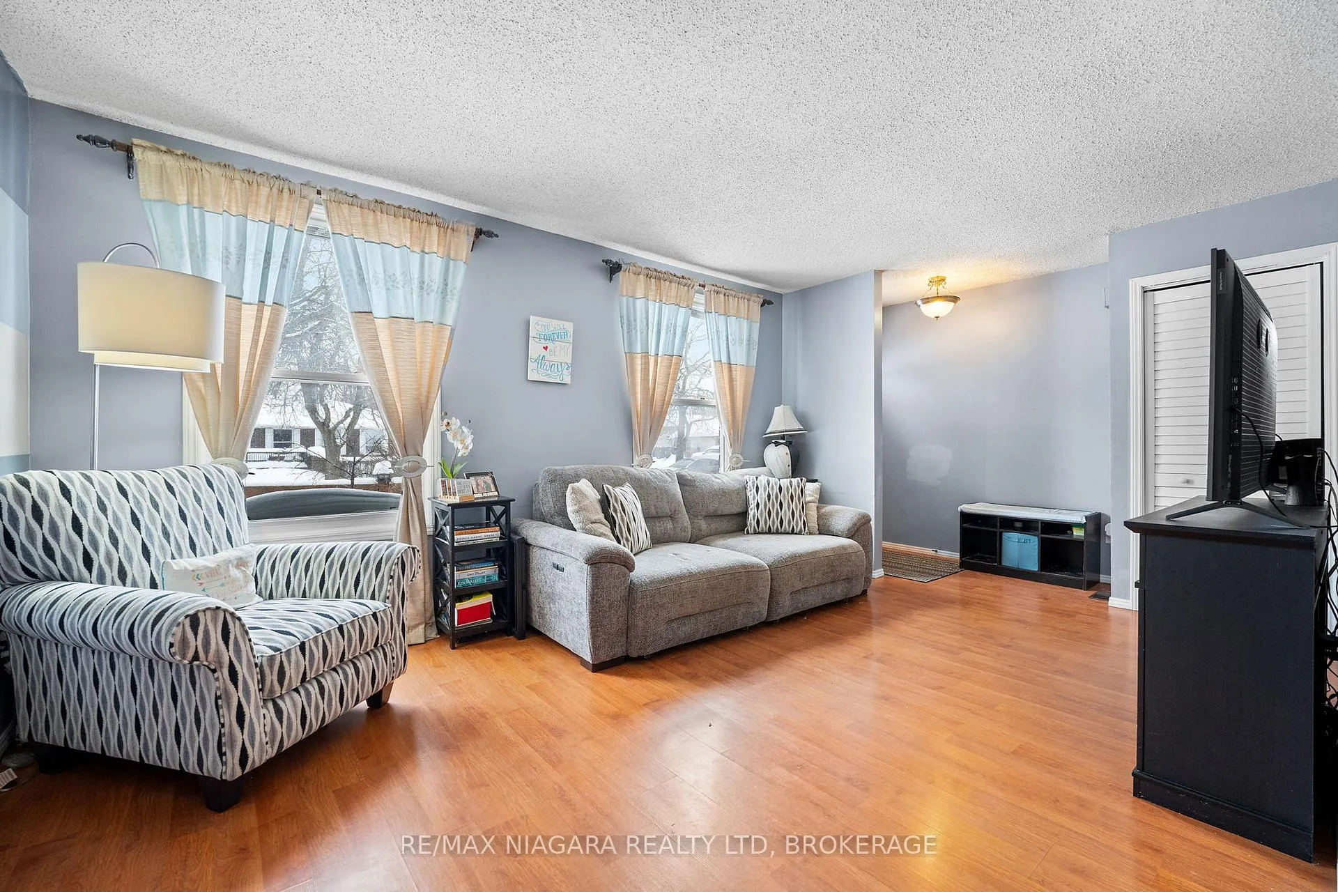 Photo 10 of 6885 Waters Avenue, Niagara Falls, Arad/Fallsview — HOMEH