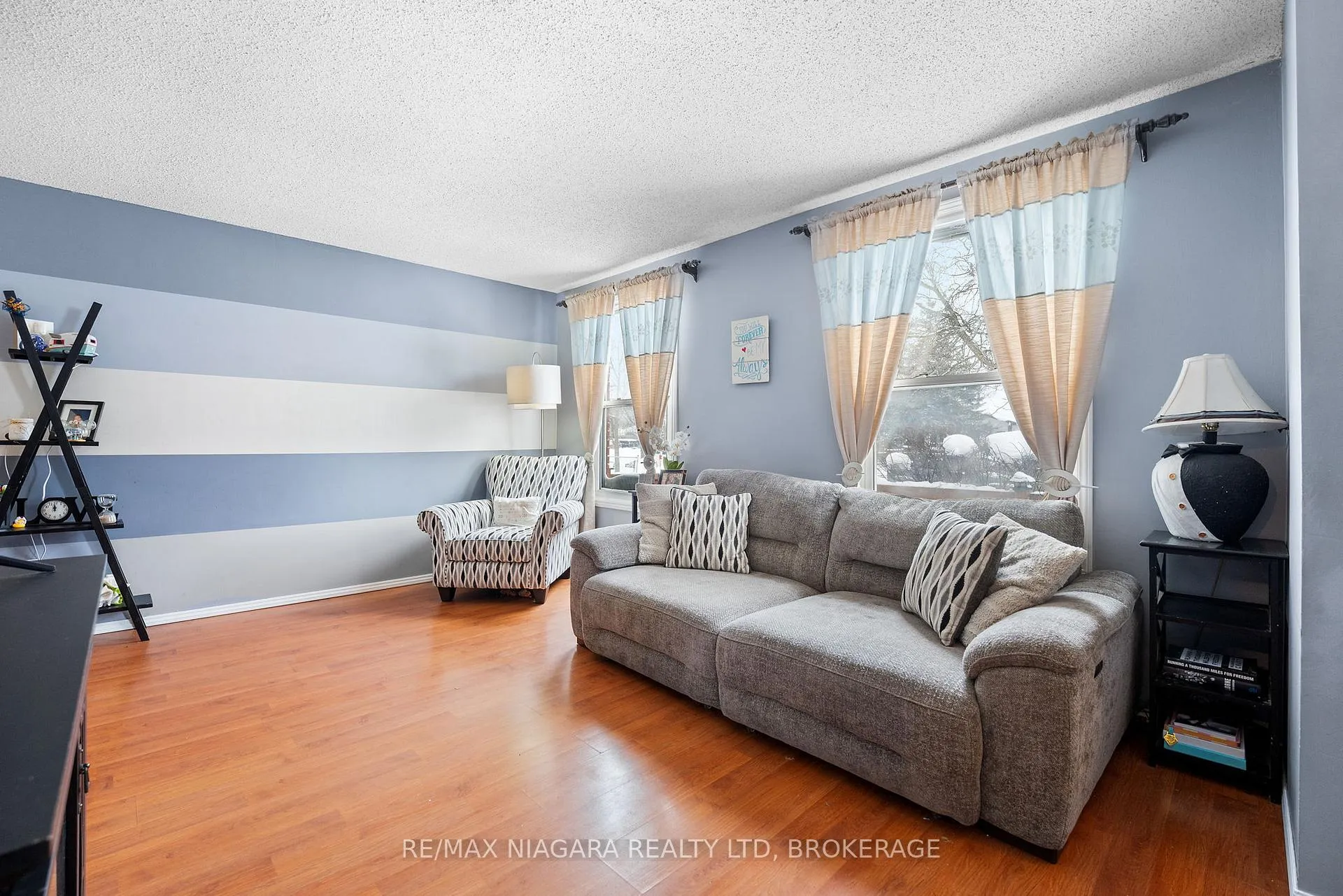 Photo 11 of 6885 Waters Avenue, Niagara Falls, Arad/Fallsview — HOMEH