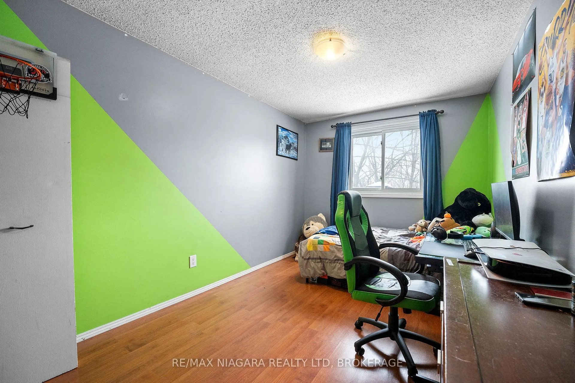 Photo 18 of 6885 Waters Avenue, Niagara Falls, Arad/Fallsview — HOMEH