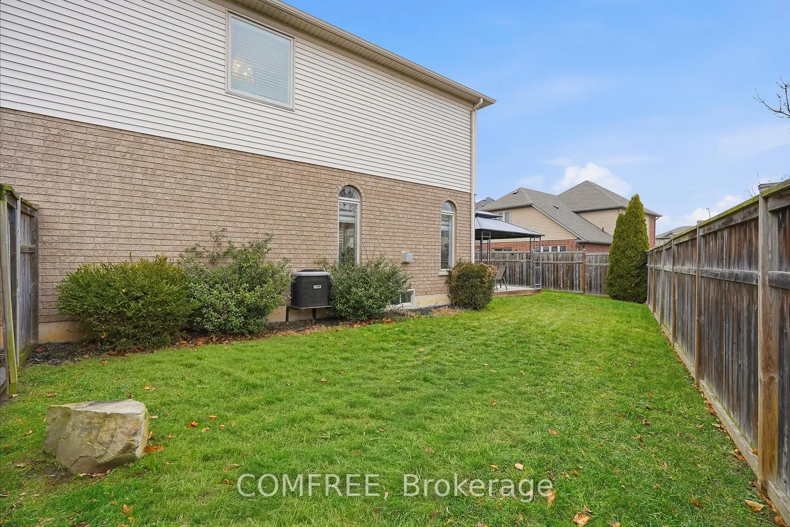 Photo 40 of 61 Evergreens Drive, Grimsby, Grimsby West — HOMEH