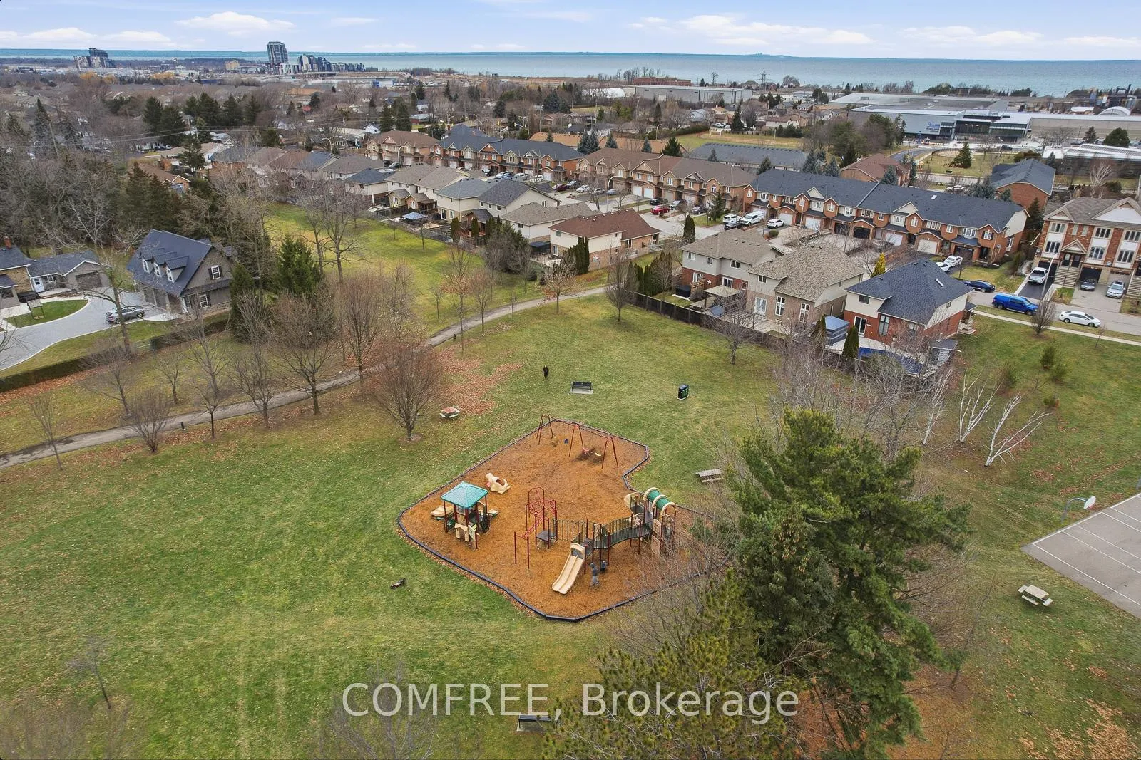 Photo 45 of 61 Evergreens Drive, Grimsby, Grimsby West — HOMEH