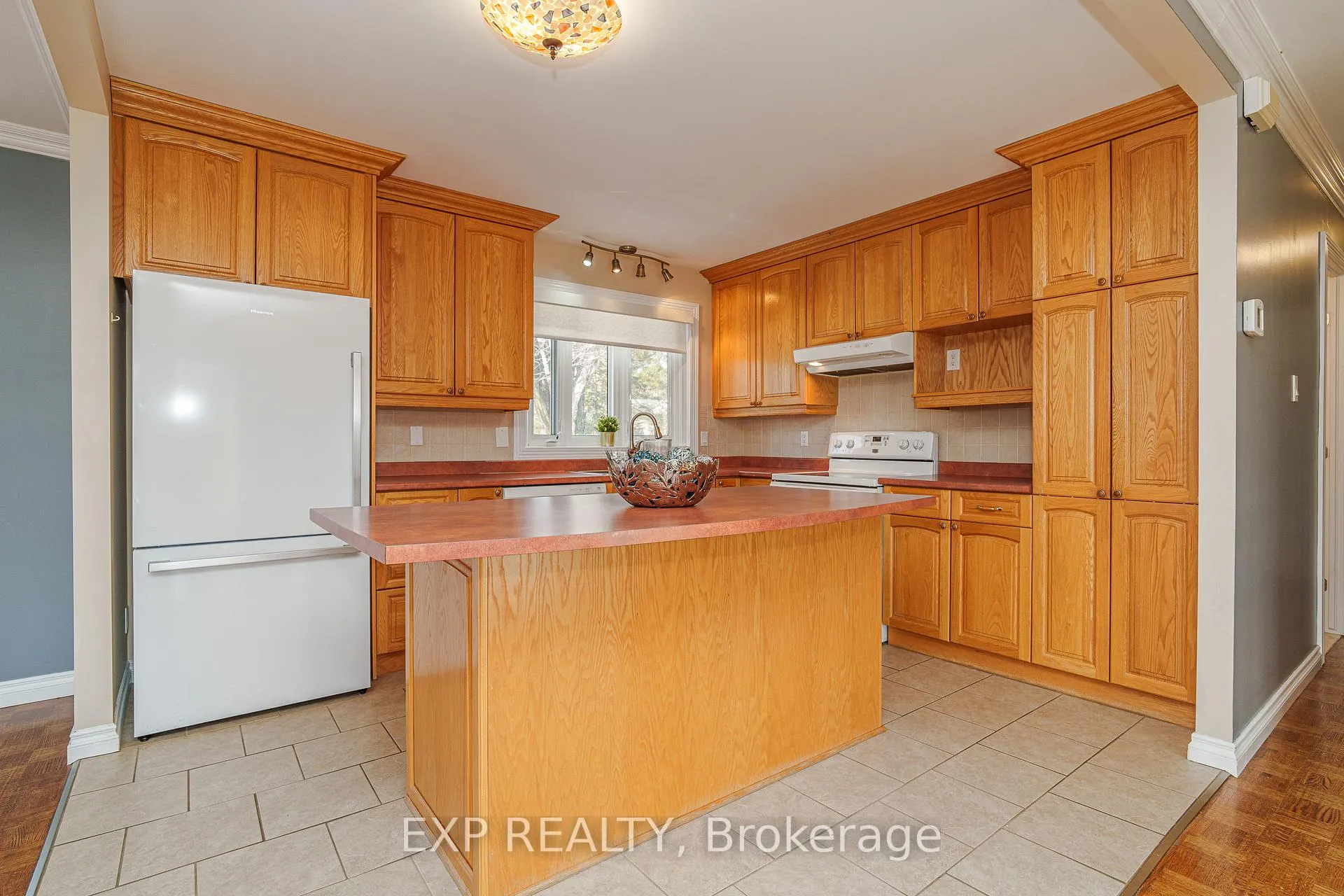 Photo 9 of 49 Larkin Drive, Ottawa, Barrhaven - Pheasant Run — HOMEH