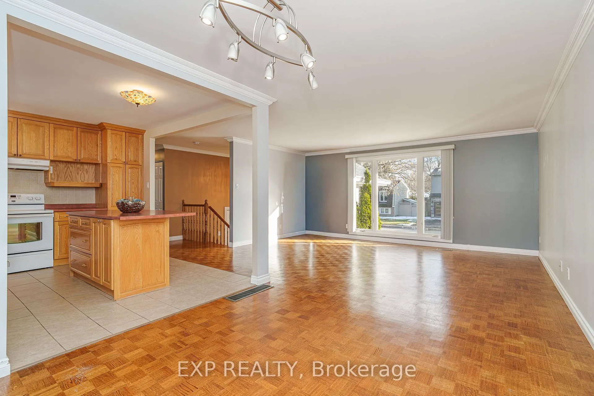 Photo 16 of 49 Larkin Drive, Ottawa, Barrhaven - Pheasant Run — HOMEH