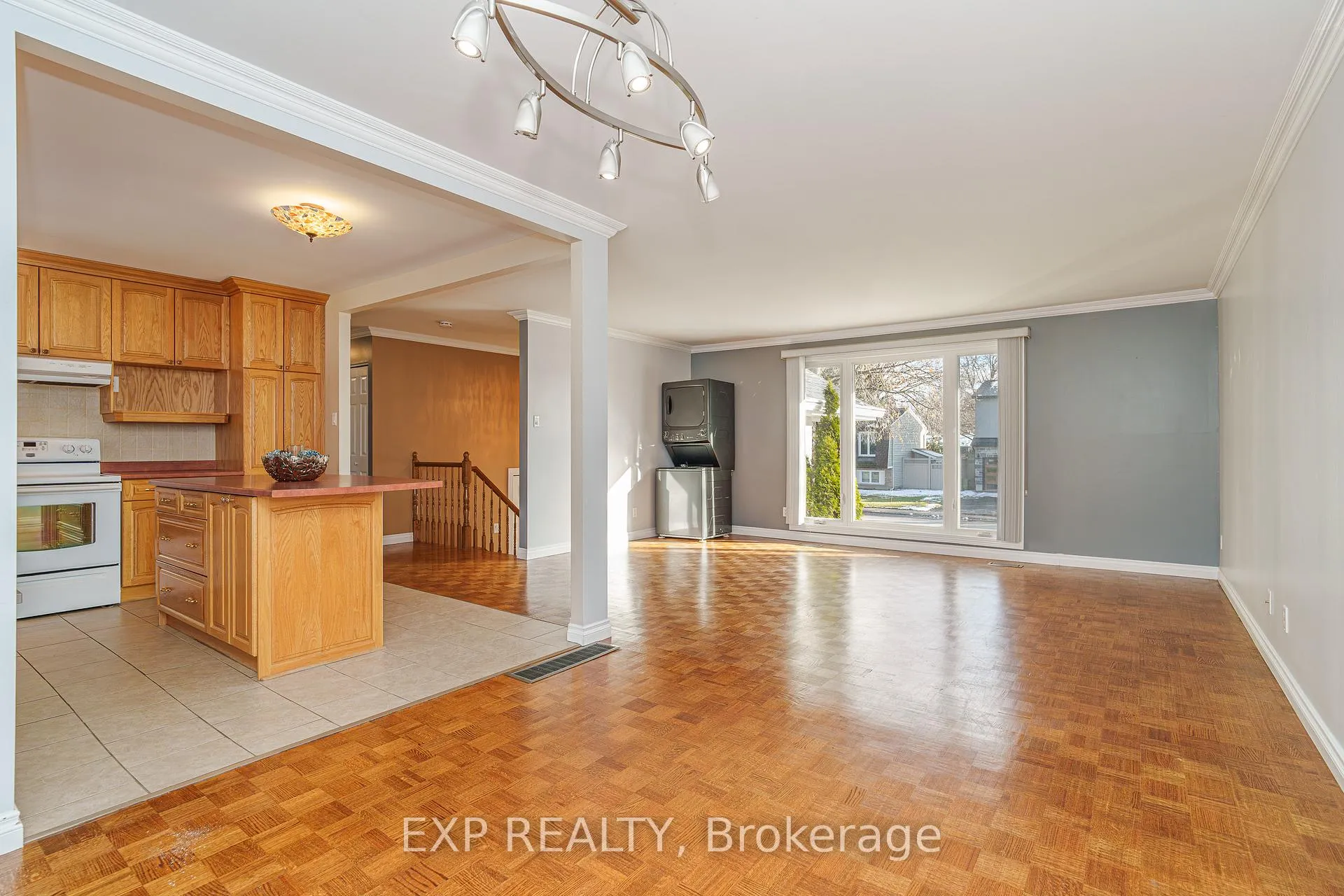 Photo 17 of 49 Larkin Drive, Ottawa, Barrhaven - Pheasant Run — HOMEH