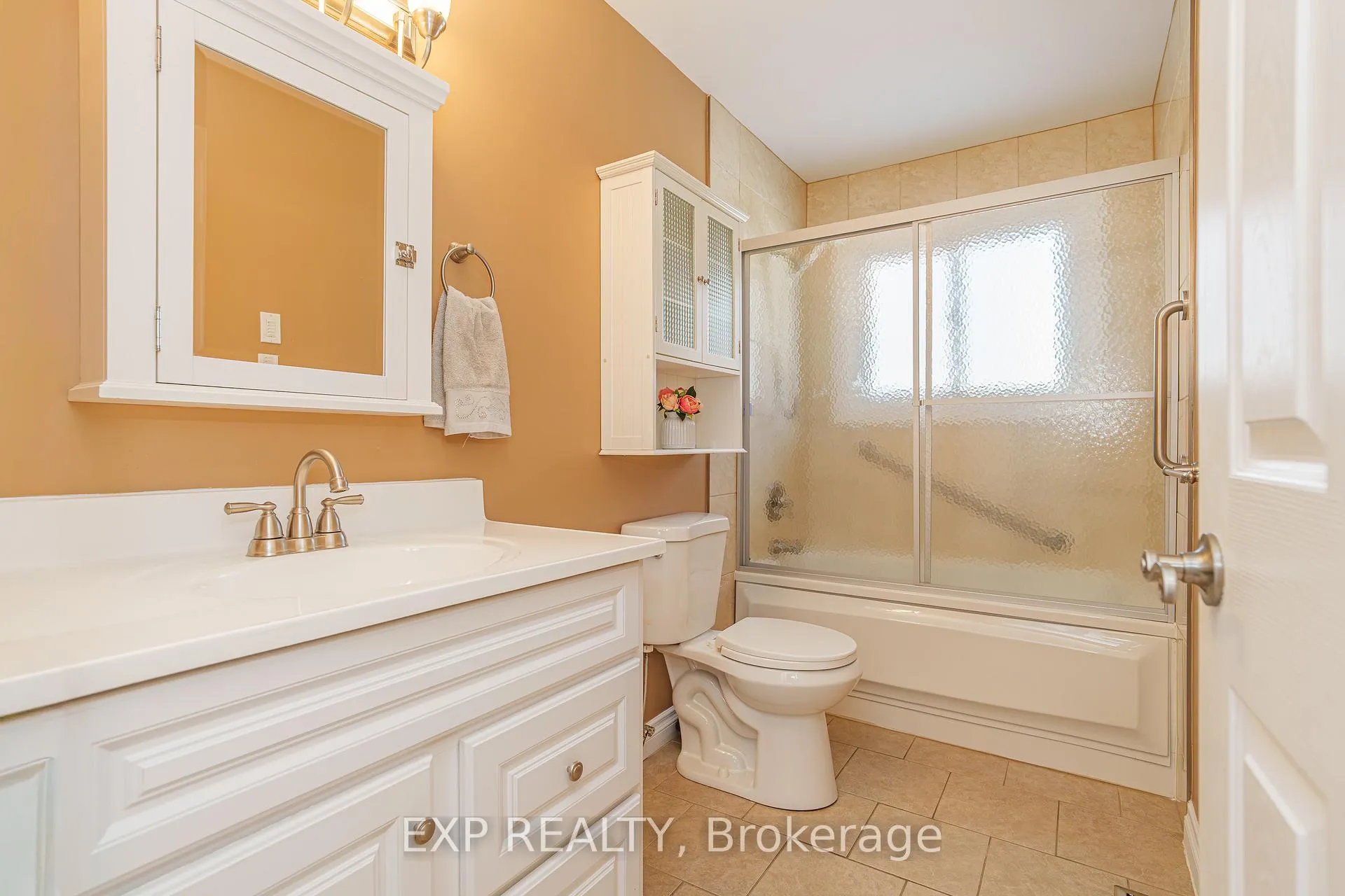 Photo 21 of 49 Larkin Drive, Ottawa, Barrhaven - Pheasant Run — HOMEH