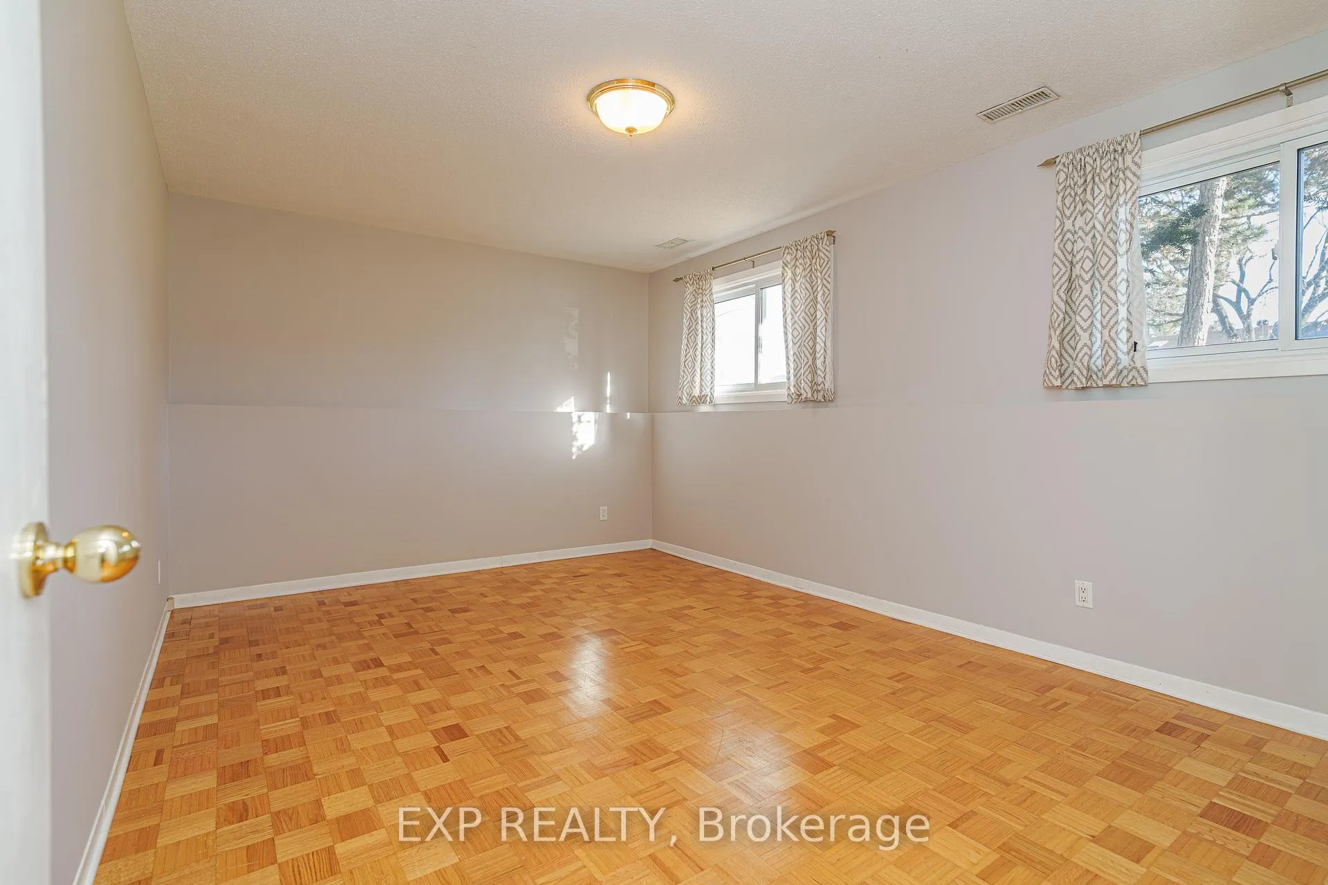 Photo 36 of 49 Larkin Drive, Ottawa, Barrhaven - Pheasant Run — HOMEH