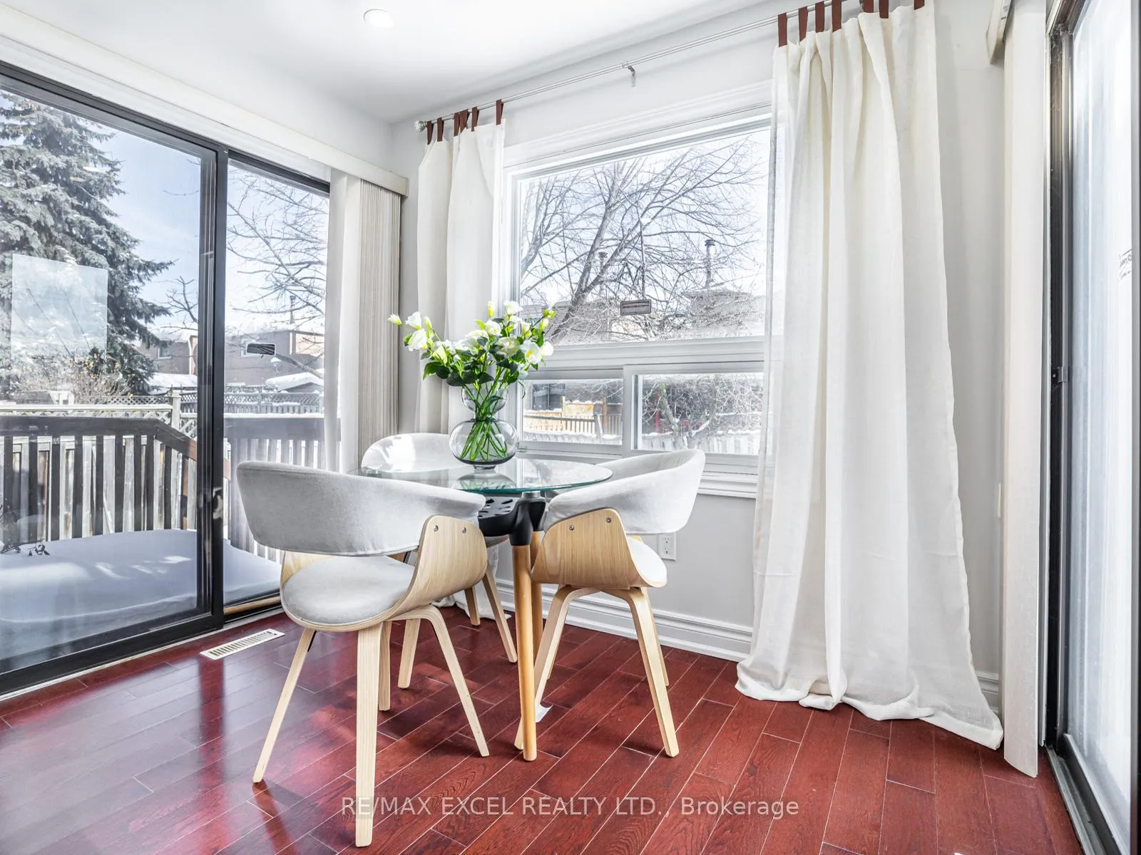 Photo 8 of 9 Shadlock Street, Markham, Middlefield — HOMEH