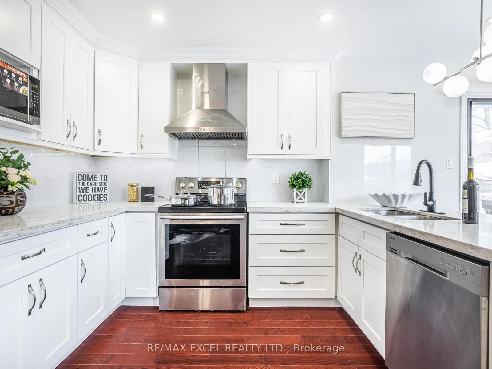 Photo 10 of 9 Shadlock Street, Markham, Middlefield — HOMEH