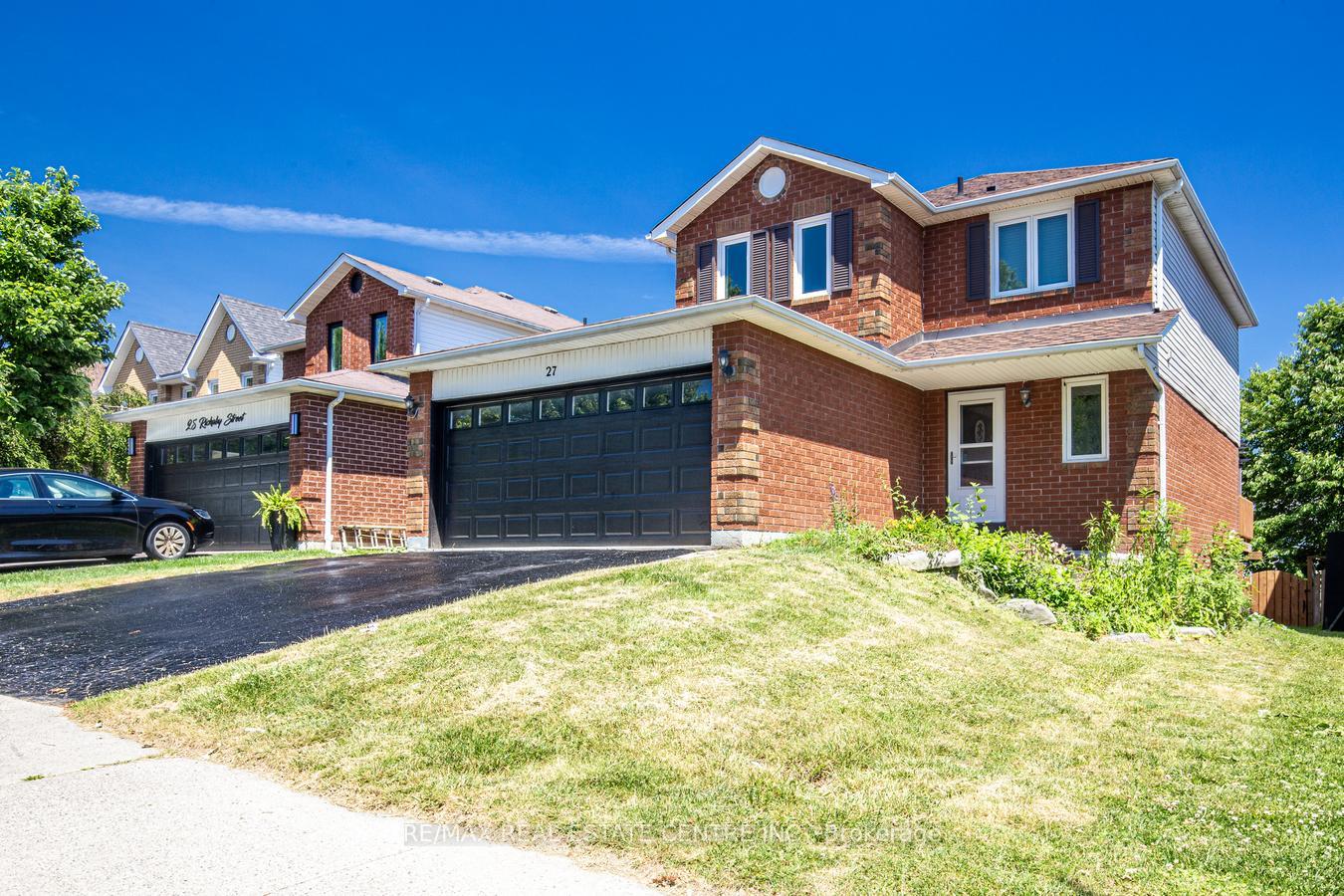 Photo 3 of 27 Rickaby Street, Clarington, Bowmanville — HOMEH