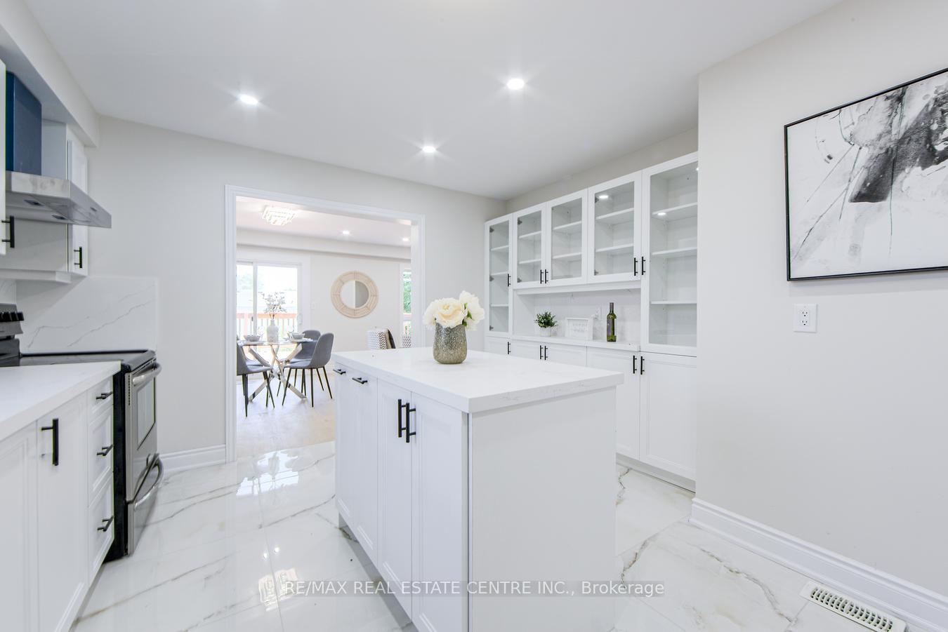Photo 11 of 27 Rickaby Street, Clarington, Bowmanville — HOMEH