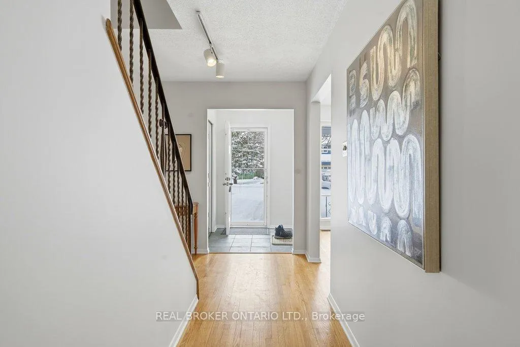 Photo 3 of 20 Westpark Drive, Ottawa, Blackburn Hamlet — HOMEH