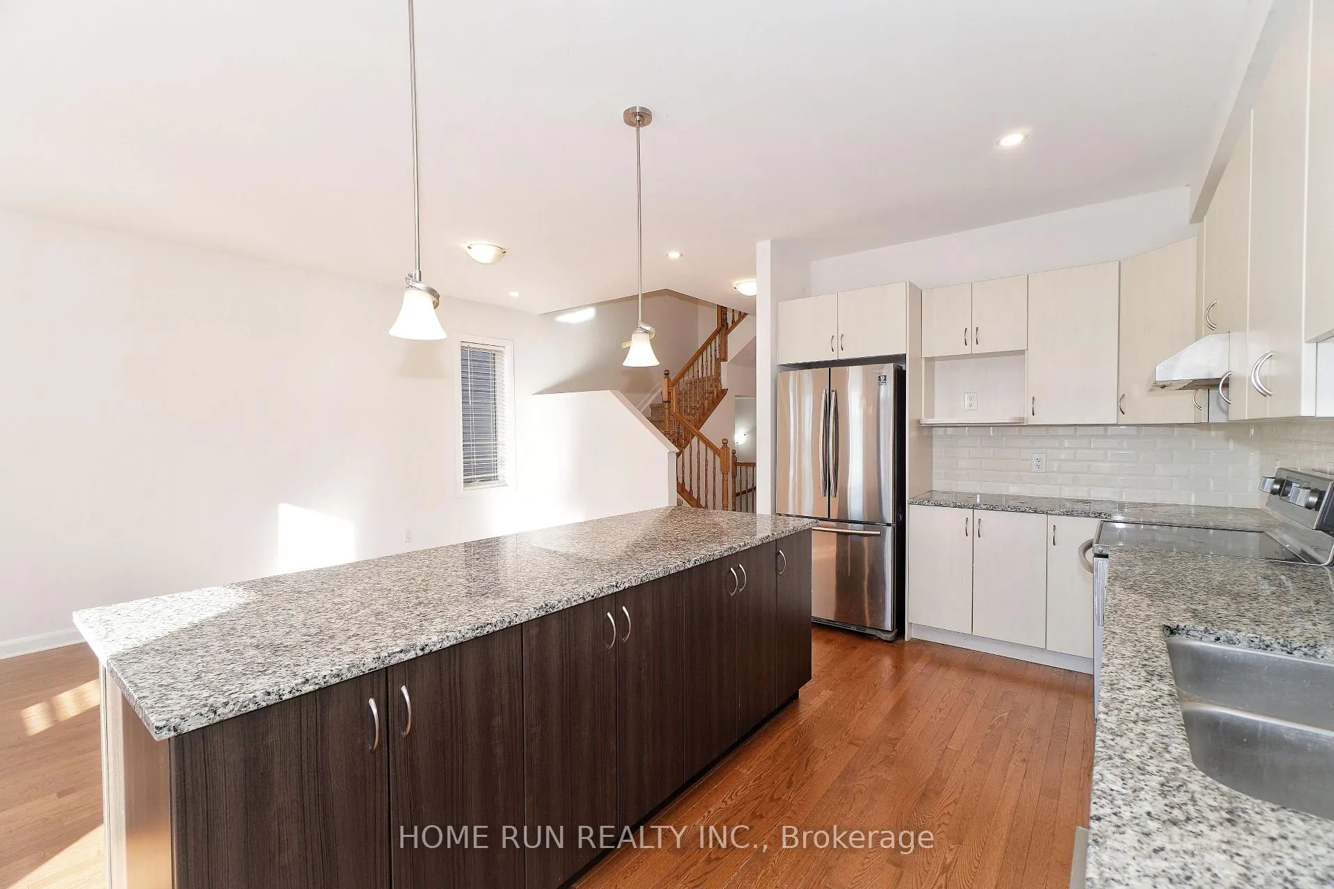 Photo 11 of 552 Clemency Crescent, Ottawa, Barrhaven - Heritage Park — HOMEH