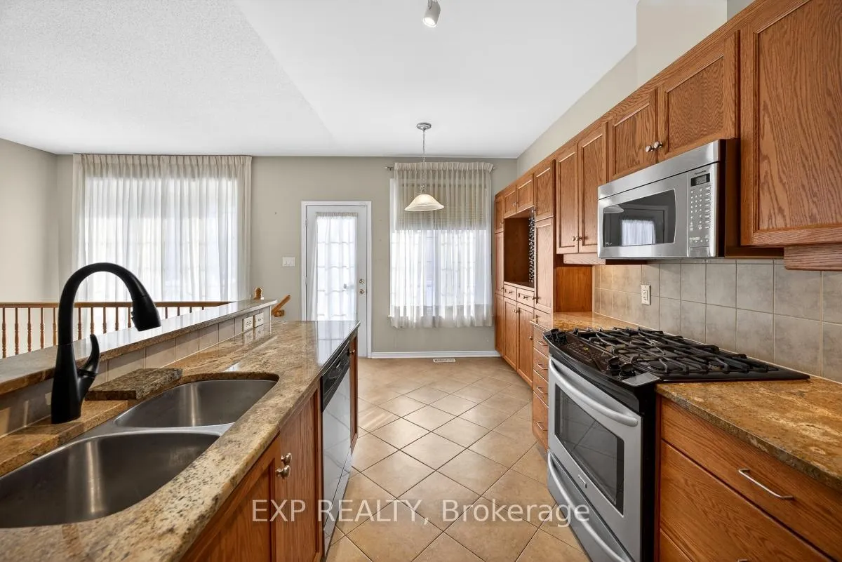 Photo 14 of 215 Cairnsmore Circle, Ottawa, Barrhaven - Stonebridge — HOMEH