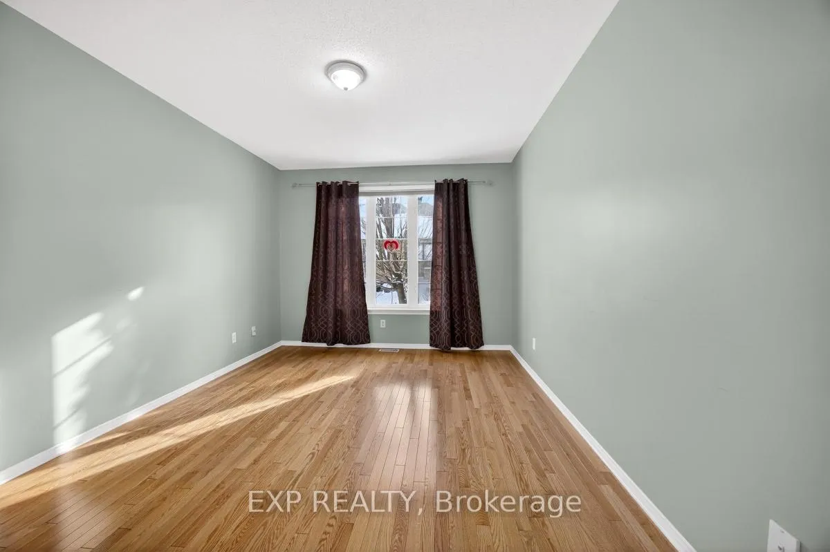 Photo 16 of 215 Cairnsmore Circle, Ottawa, Barrhaven - Stonebridge — HOMEH